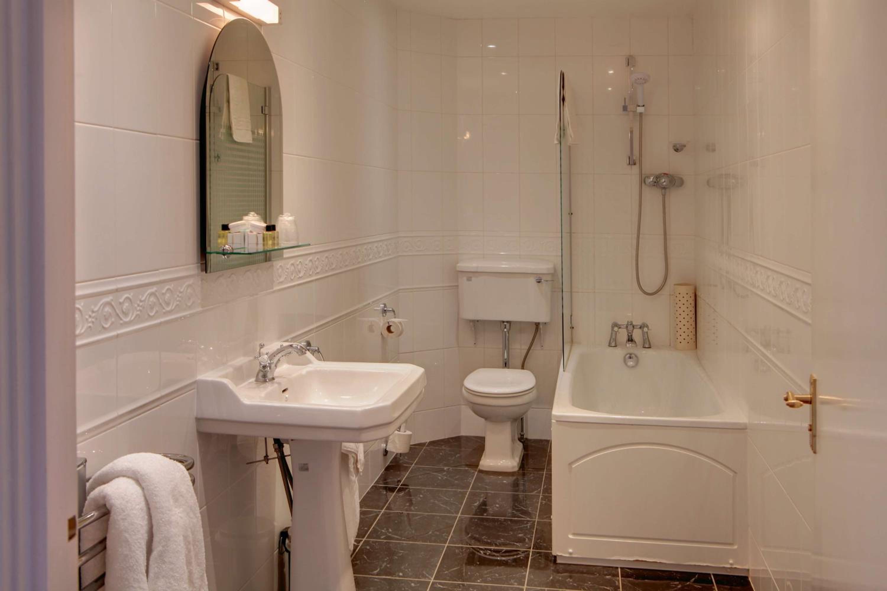 Four Poster Suite  - Photo 3