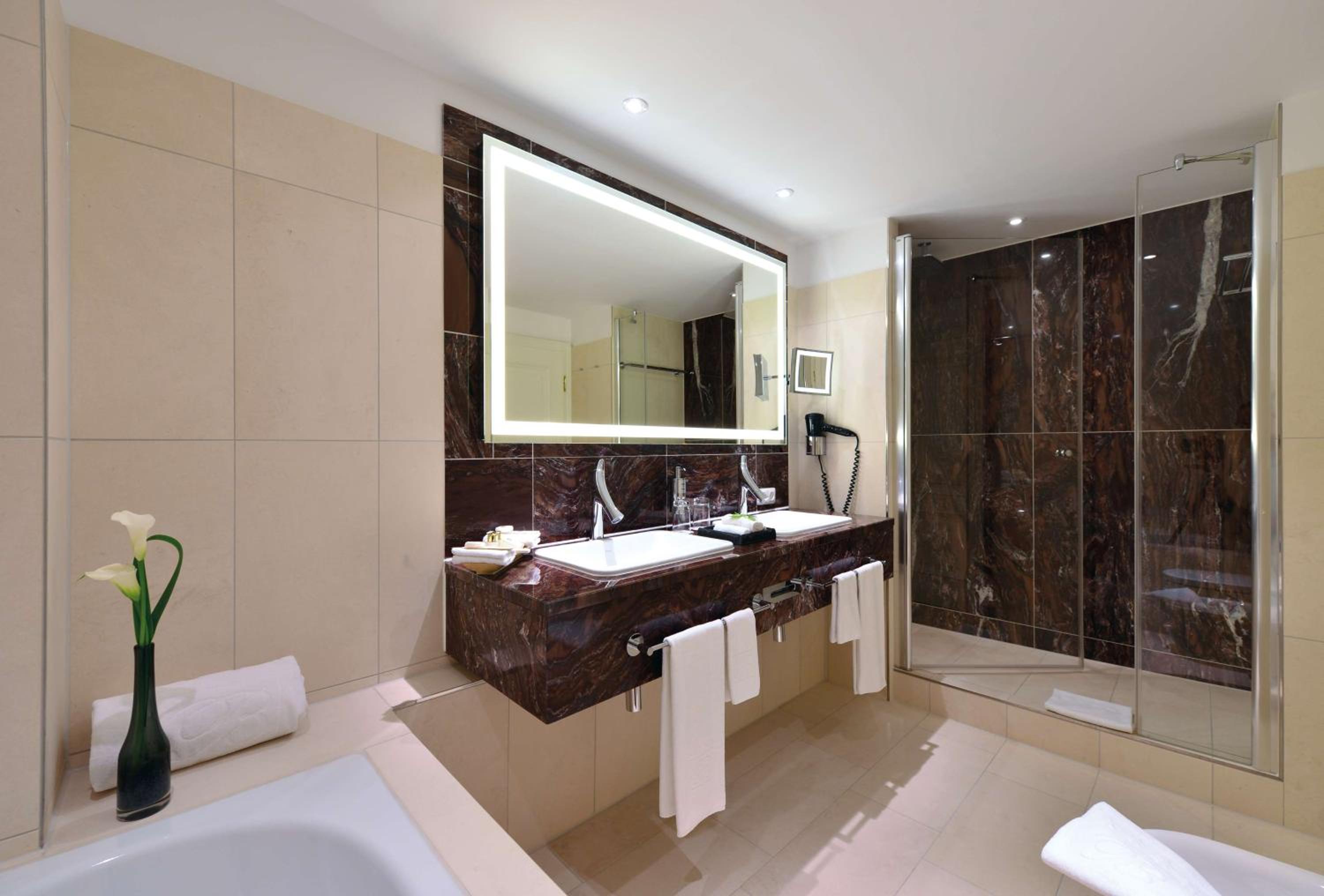Suite - Photo 2