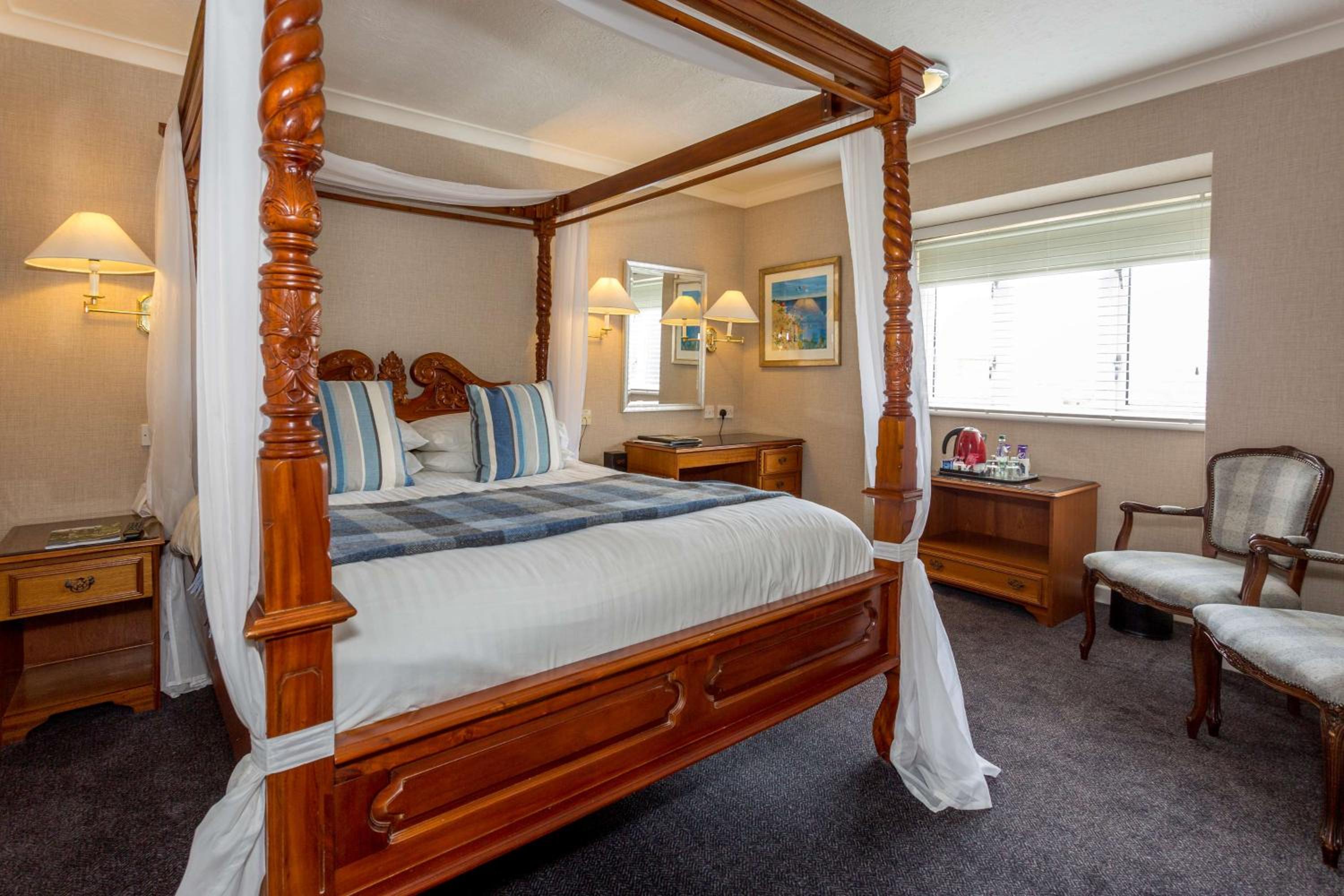 Classic King Room - Photo 9