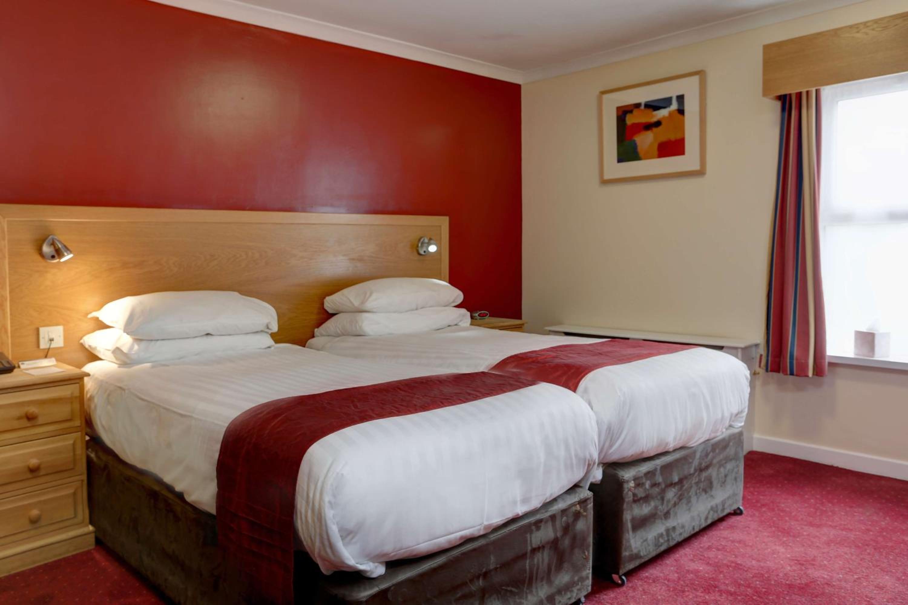 Standard Twin Room - Photo 5