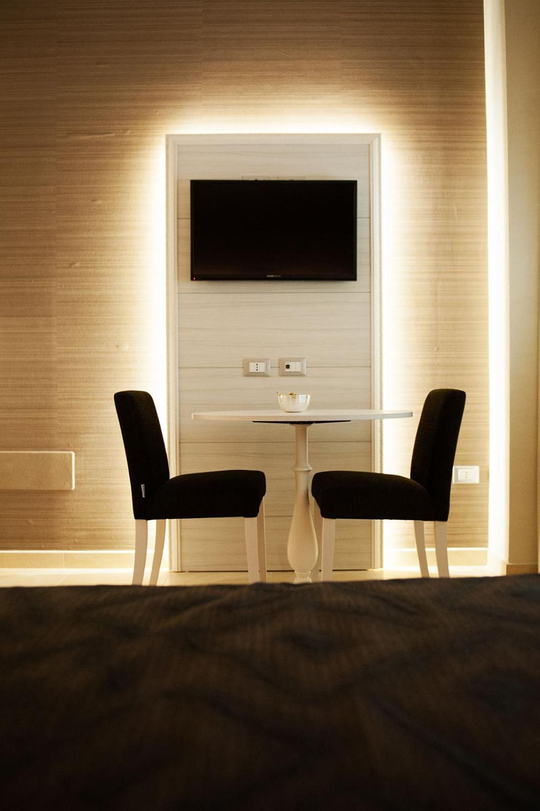 Superior Quadruple Room - Photo 25