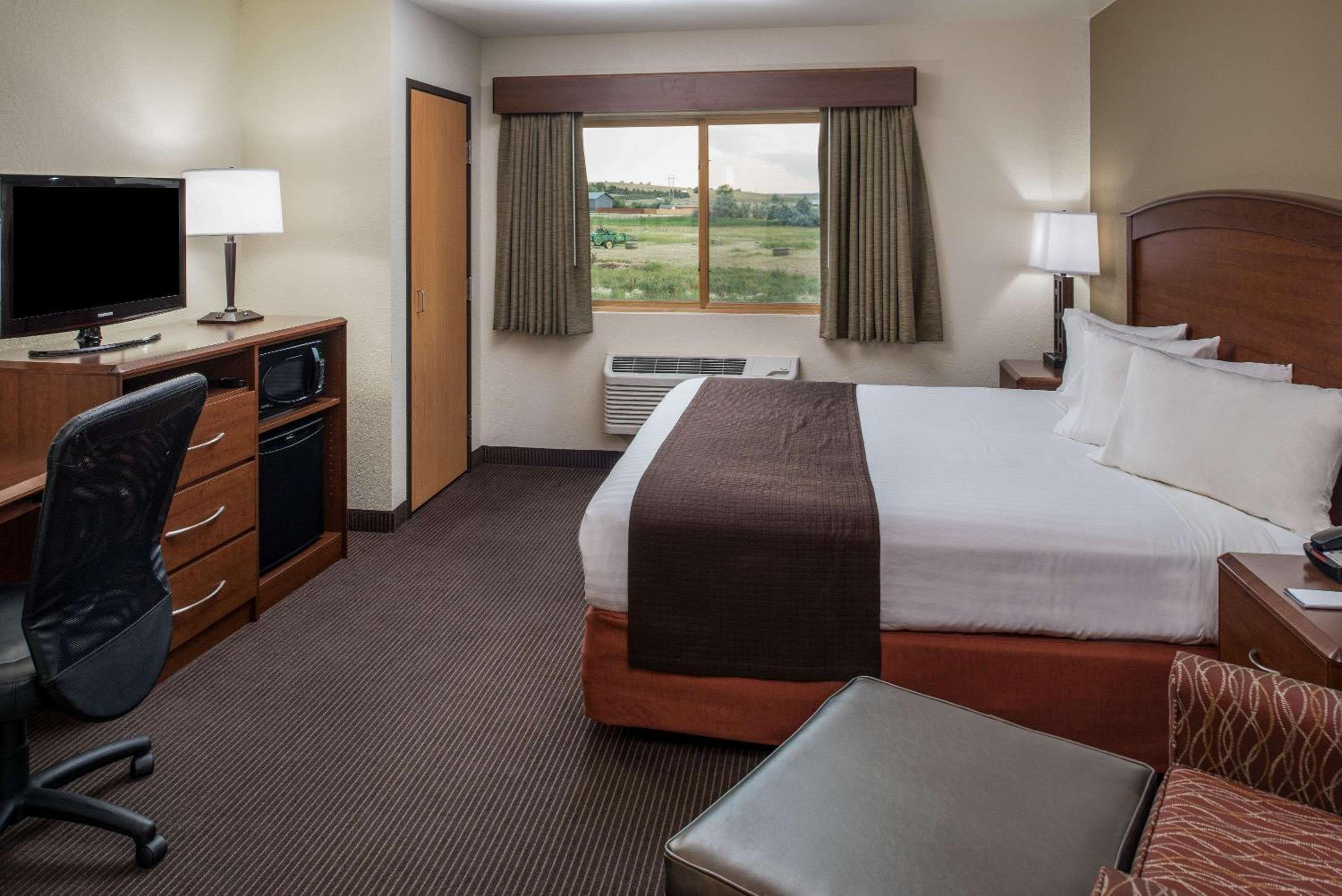 King Room with Roll-in Shower - Mobility Access/Non-Smoking photo 1