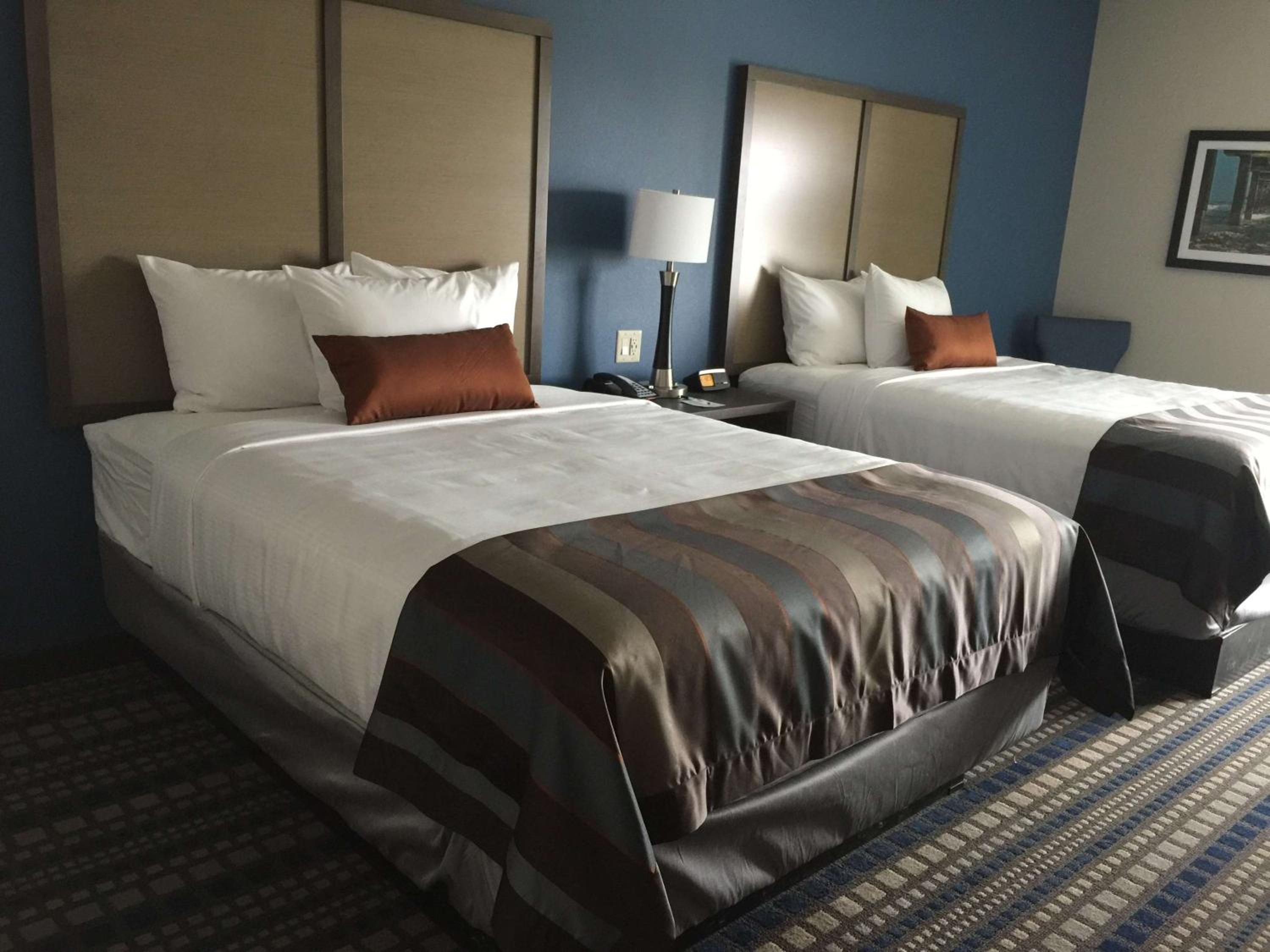 Queen Room with Two Queen Beds and Roll-In Shower - Mobility/Hearing Accessible - Non-Smoking photo 1