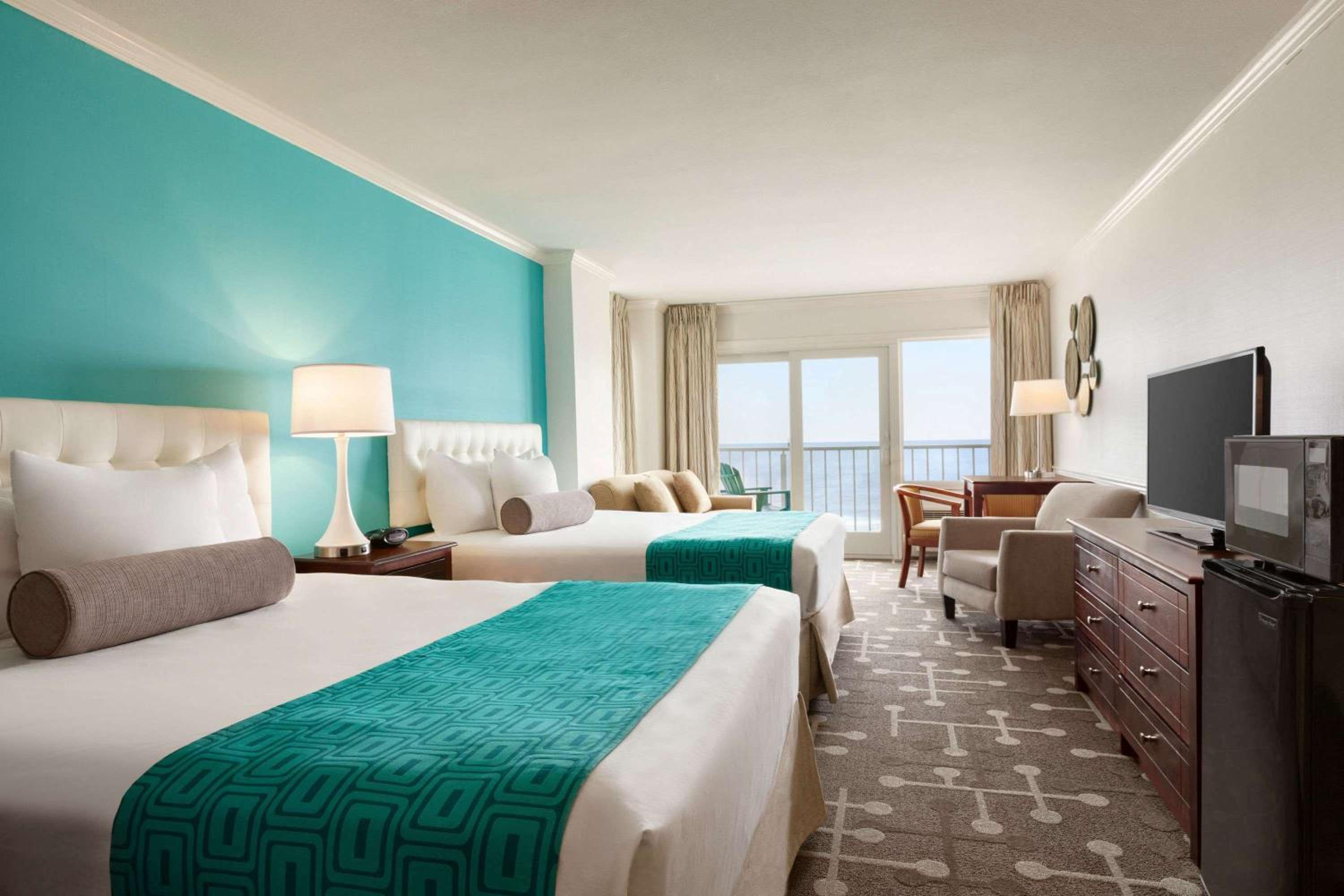 Oceanfront Room with Two Queen Beds - Non Smoking - Photo 2