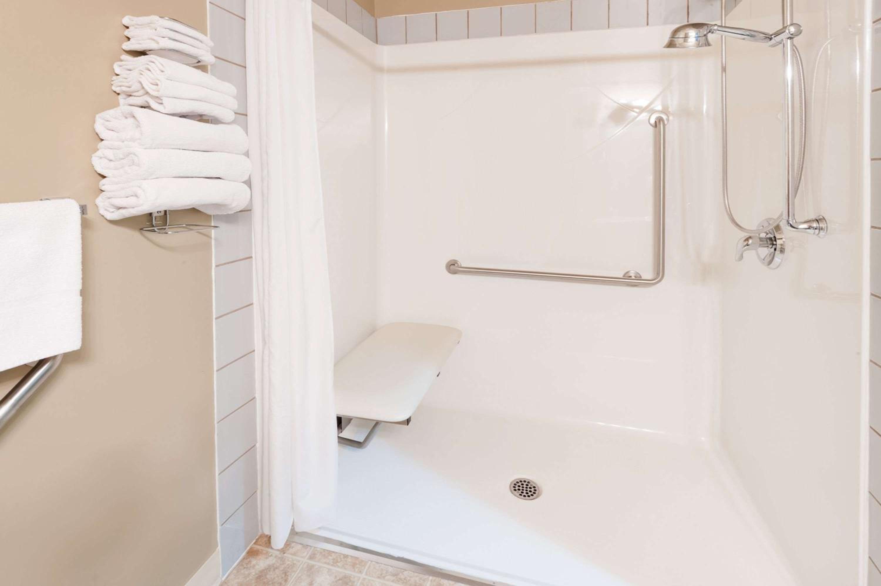 Queen Room - Disability Access/Non-Smoking - Photo 4