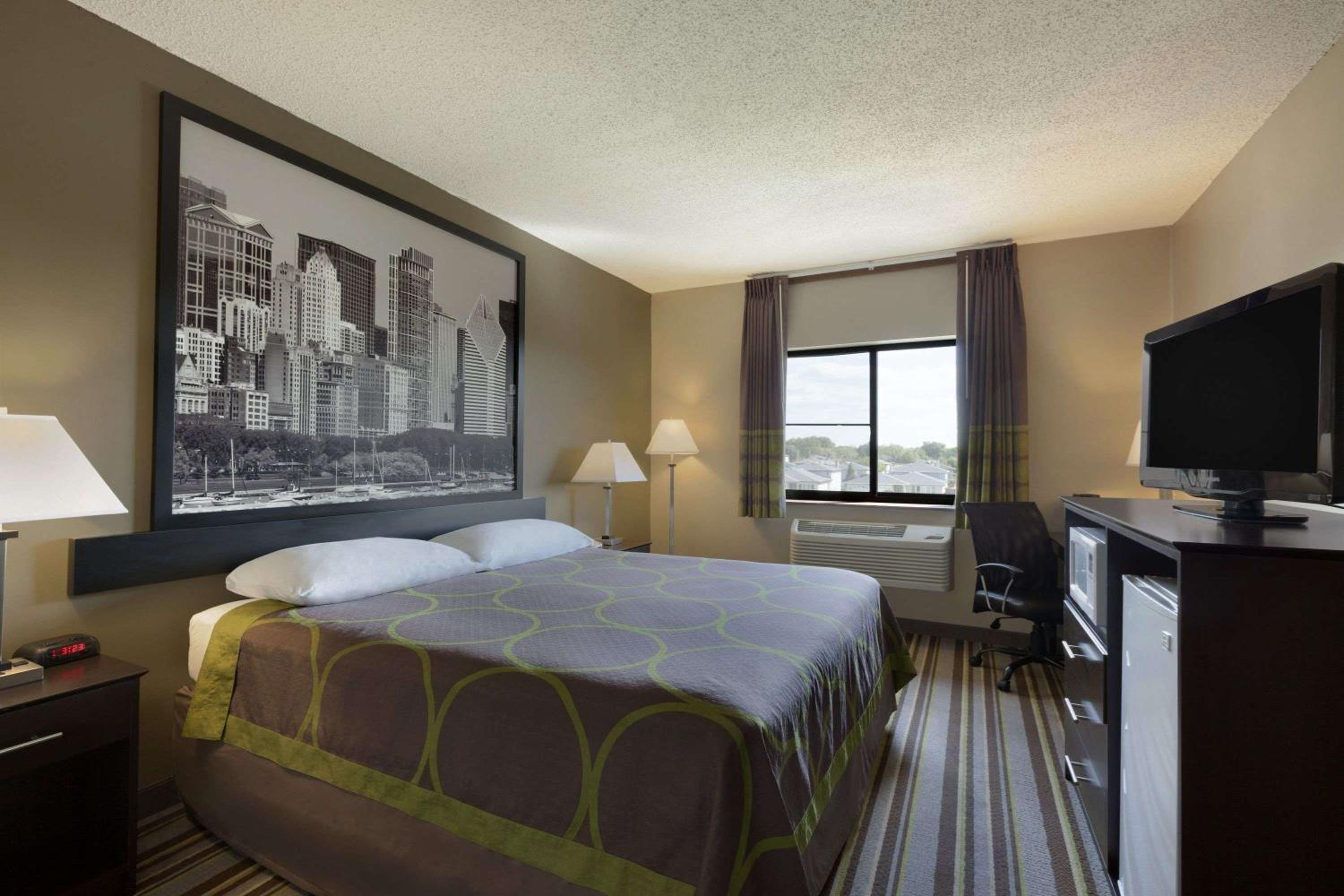 King Room - Non-Smoking - Photo 1