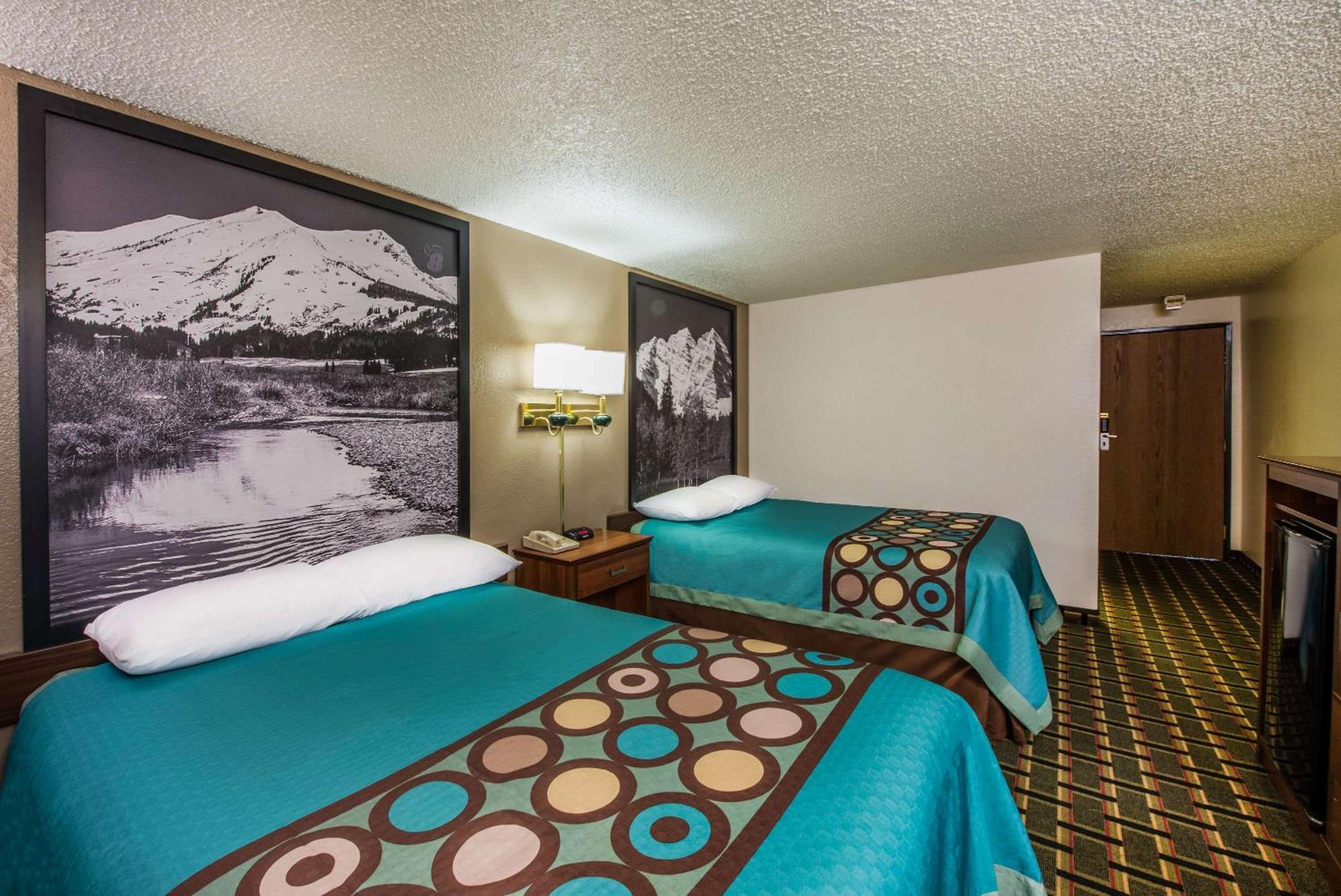 Double Room with Two Double Beds - Non-Smoking - Photo 3
