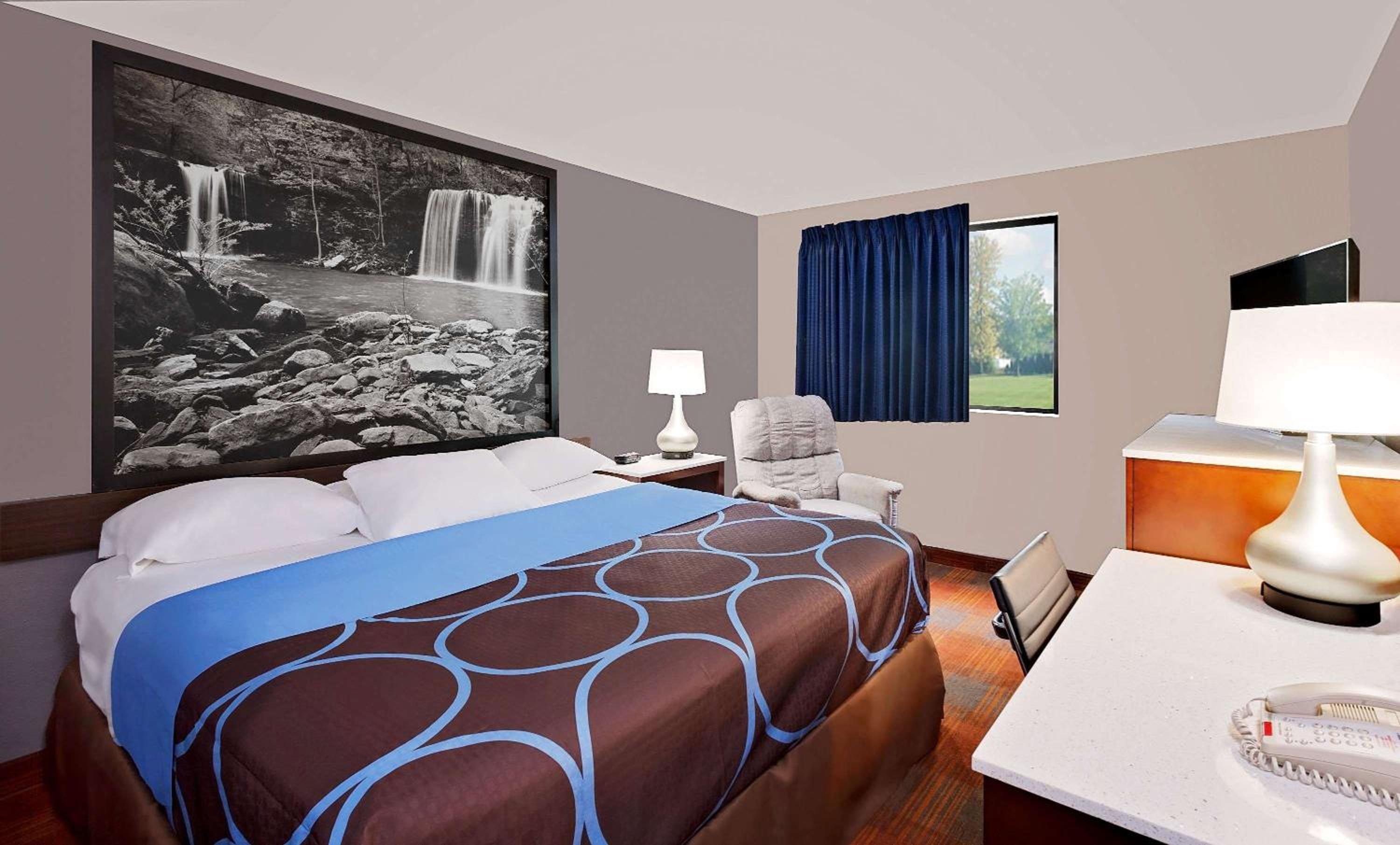 King Room - Non-Smoking - Photo 3