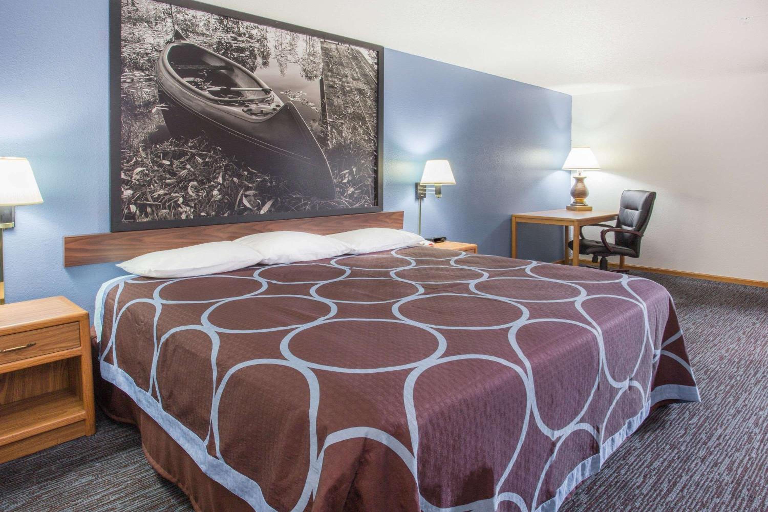 King Room - Non-Smoking photo 2