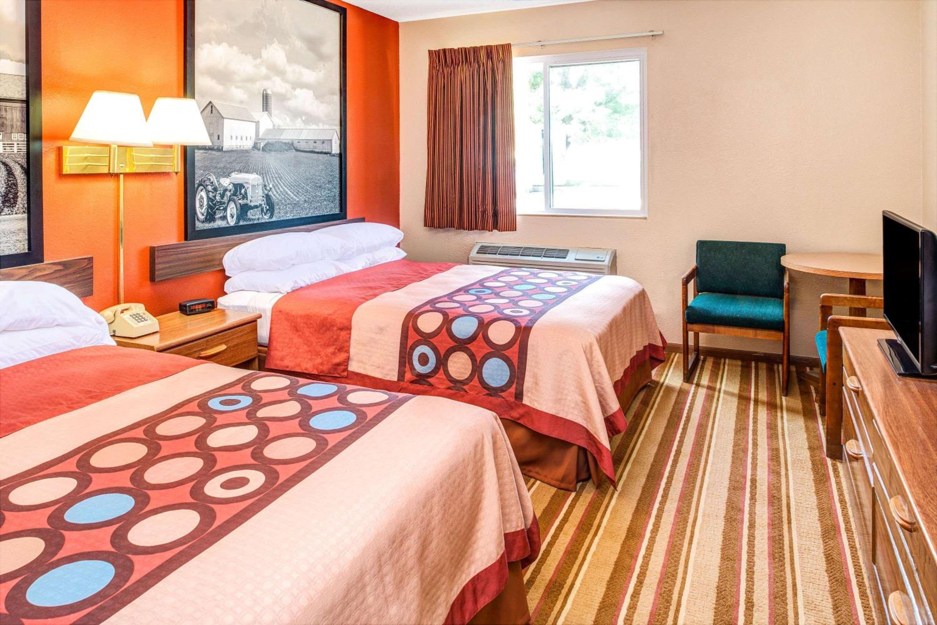 Double Room with Two Double Beds - Smoking - Photo 4