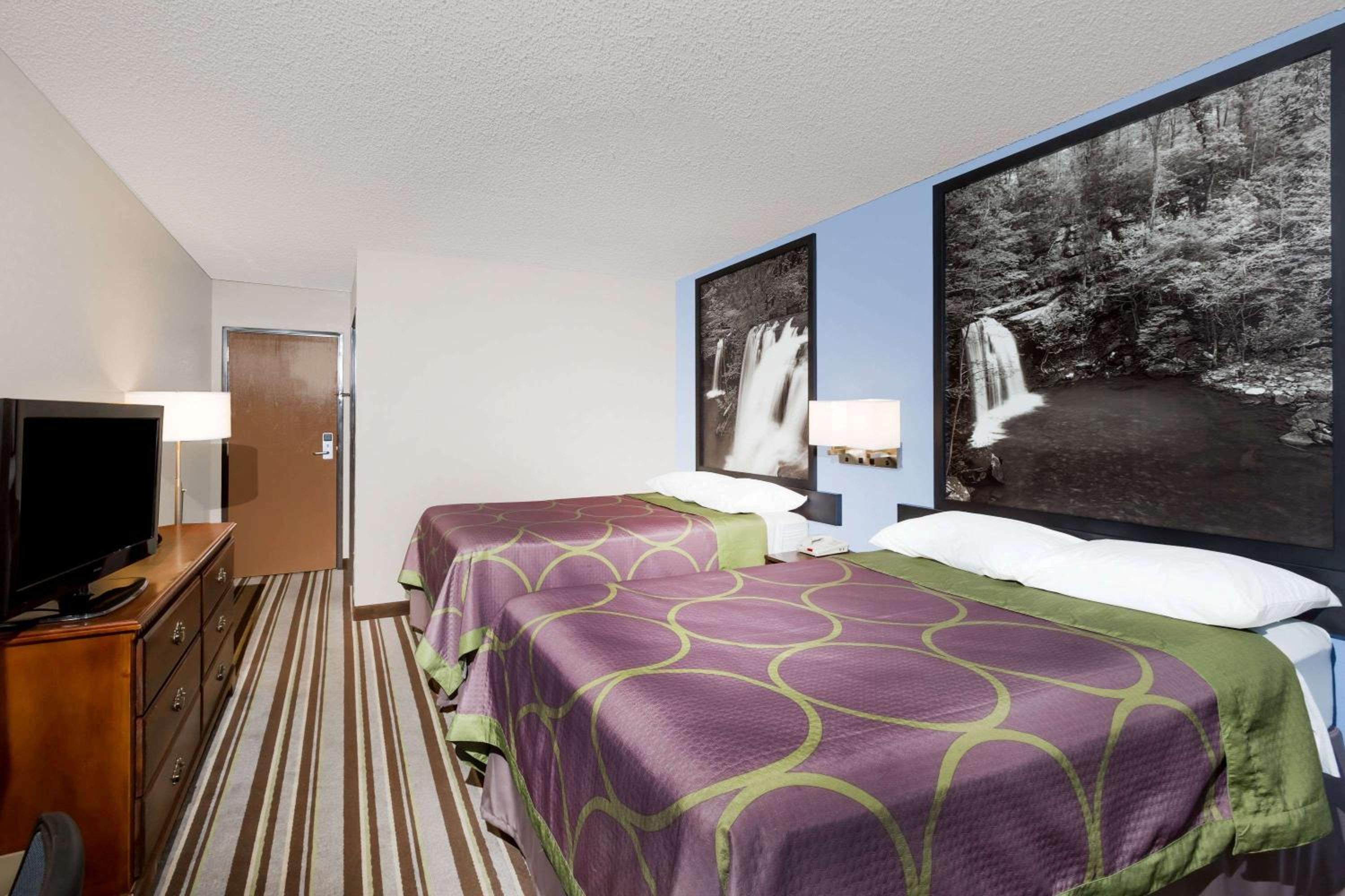 Deluxe Double Room with Two Double Beds - Non-Smoking
