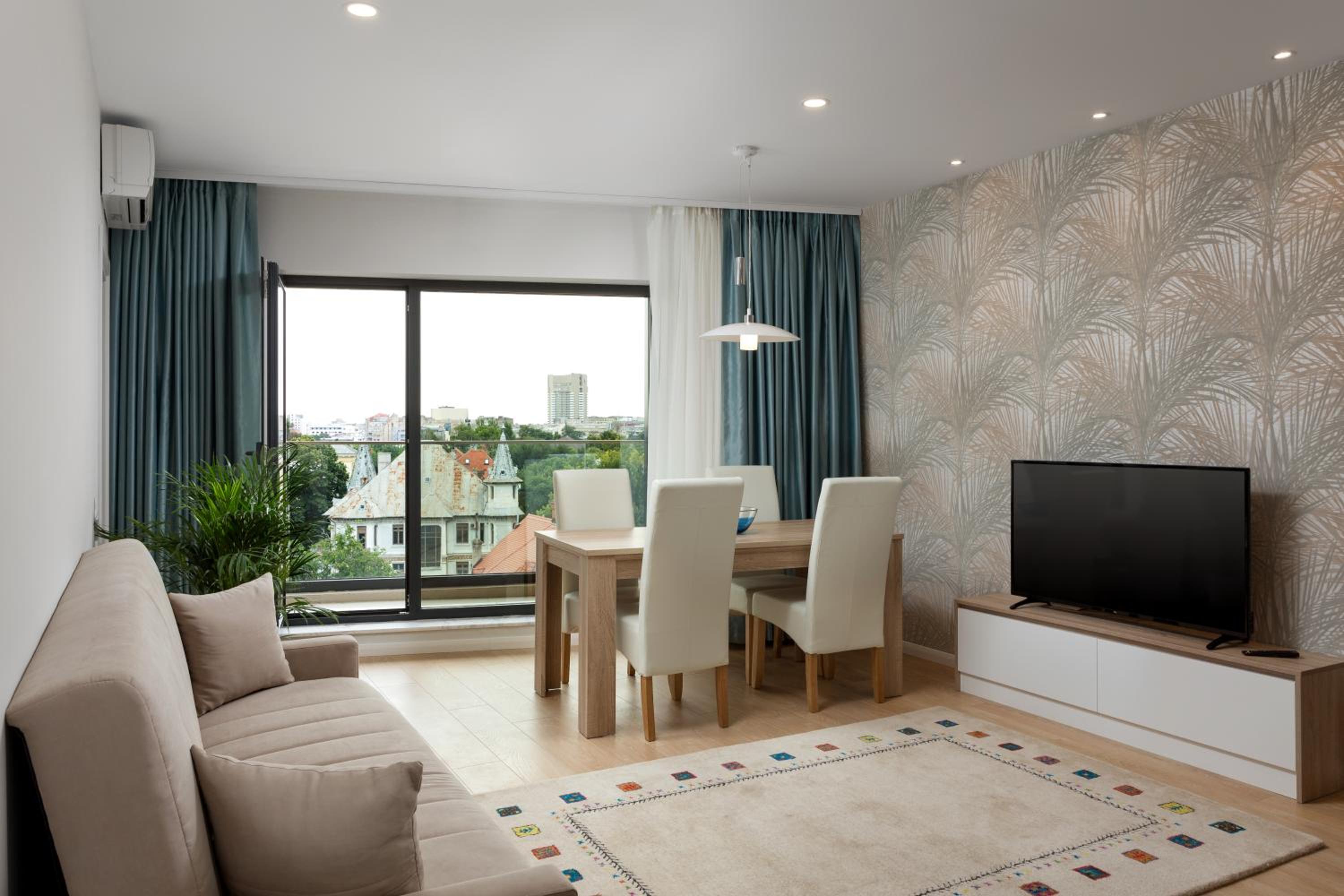 Family Room with Balcony photo 1