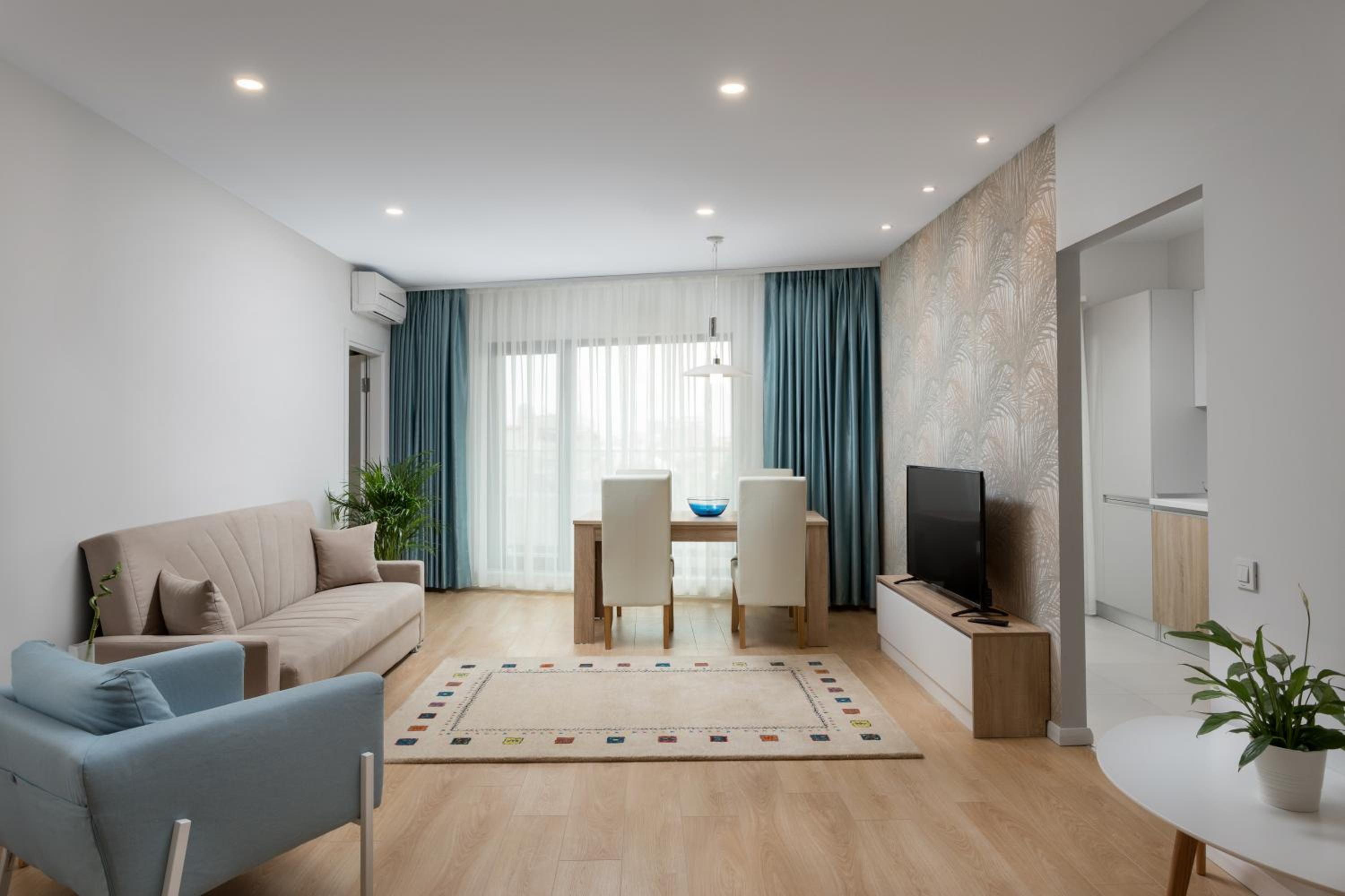 Two-Bedroom Suite with Balcony photo 2