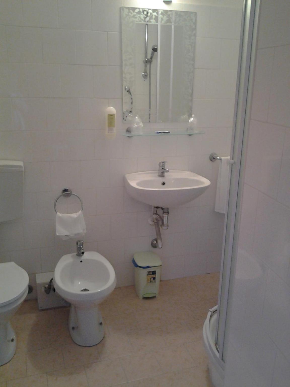 Triple Room - Photo 6