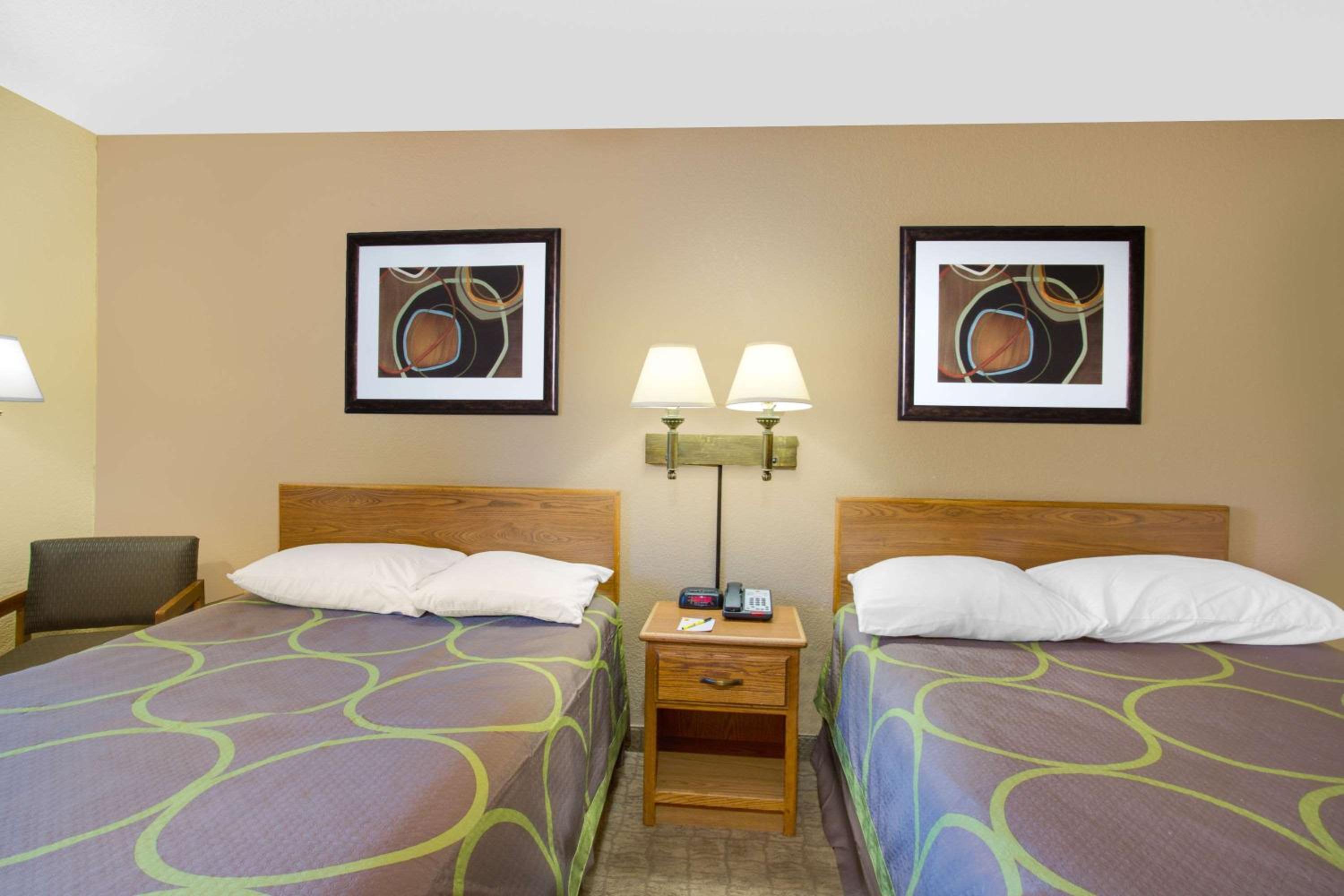 Double Room with Two Double Beds - Non-Smoking - Photo 1