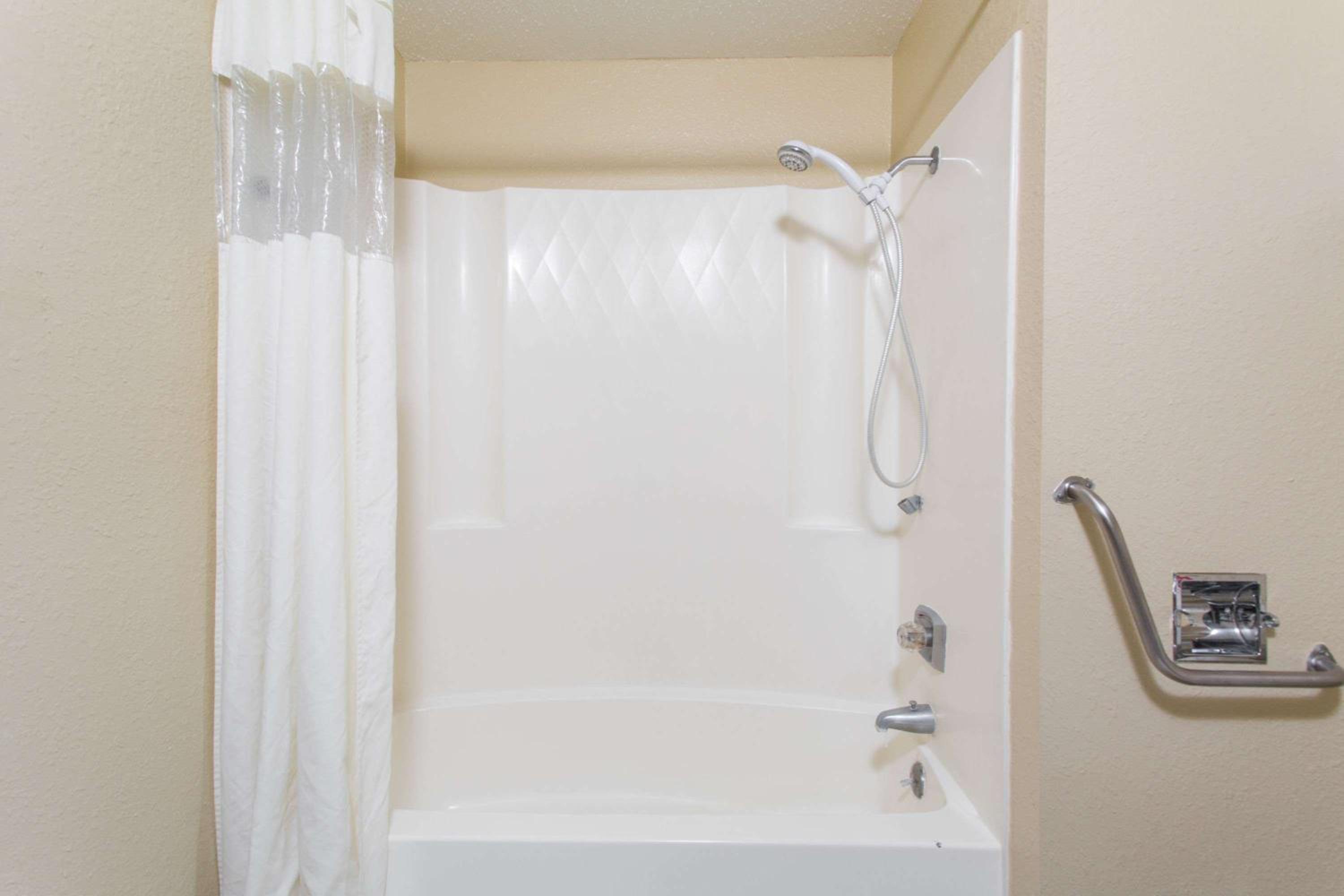 King Room - Disability Access/Non-Smoking
