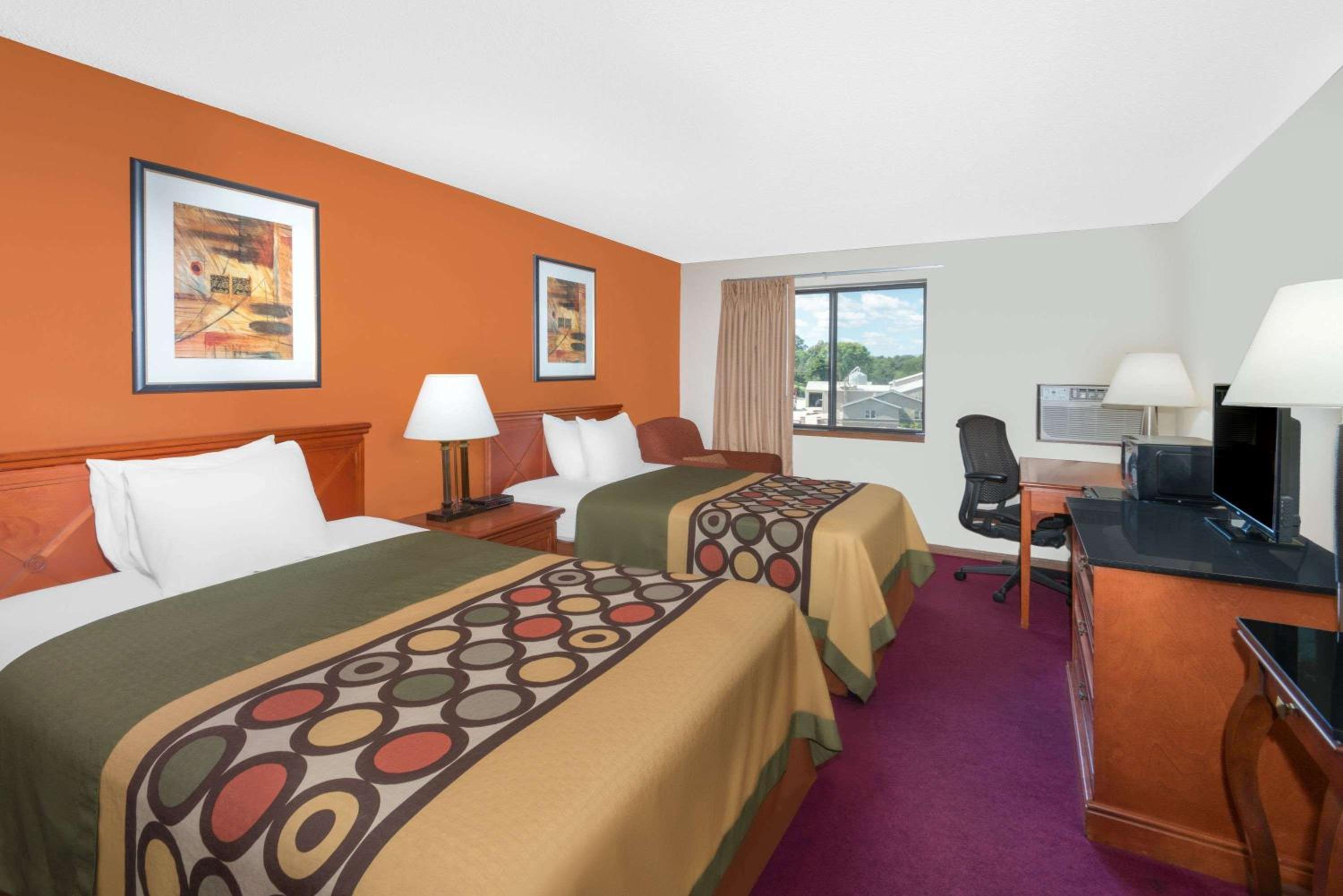 Deluxe Double Room with Two Double Beds - Non-Smoking photo 2
