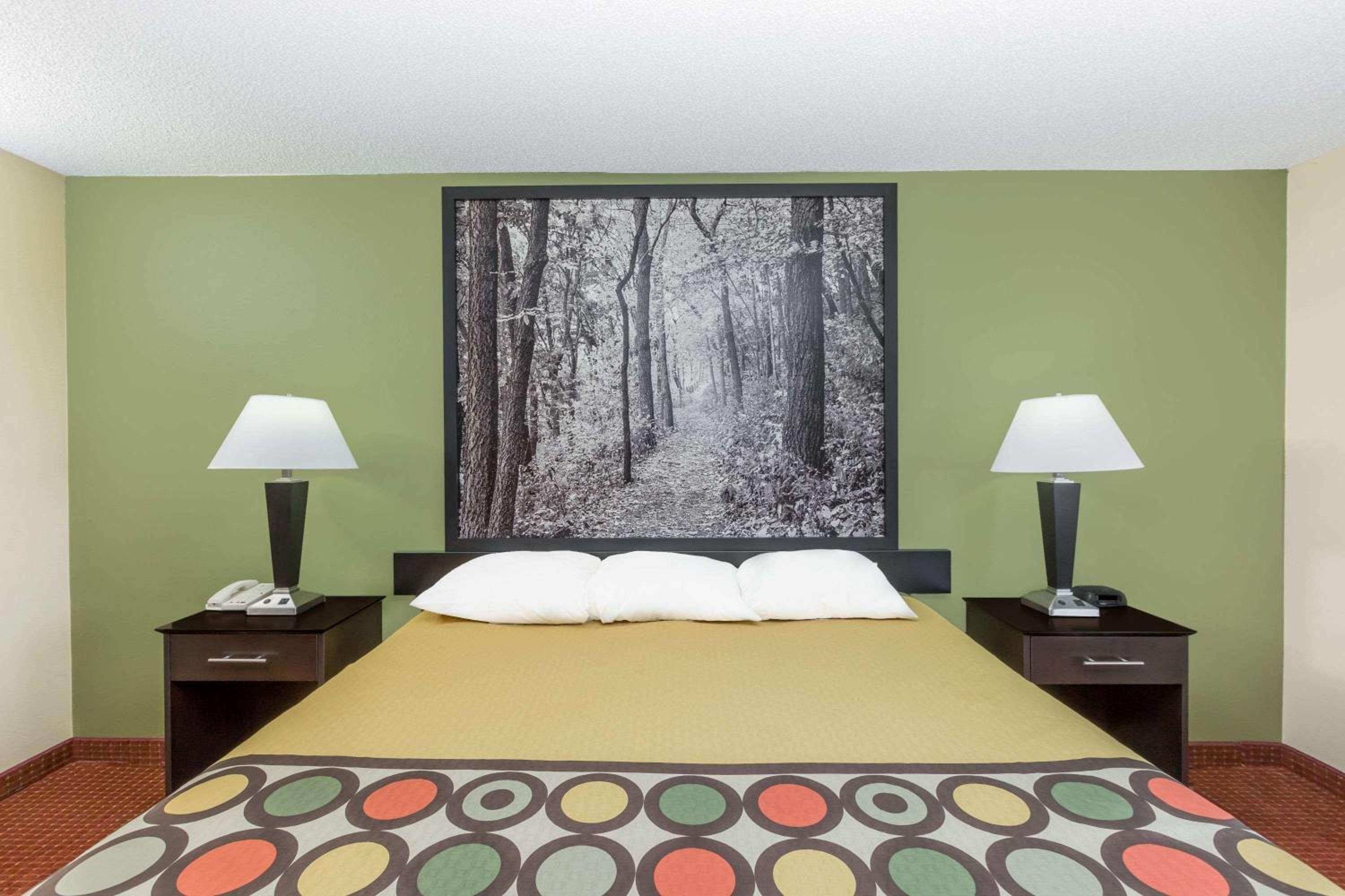 King Room- Non-Smoking