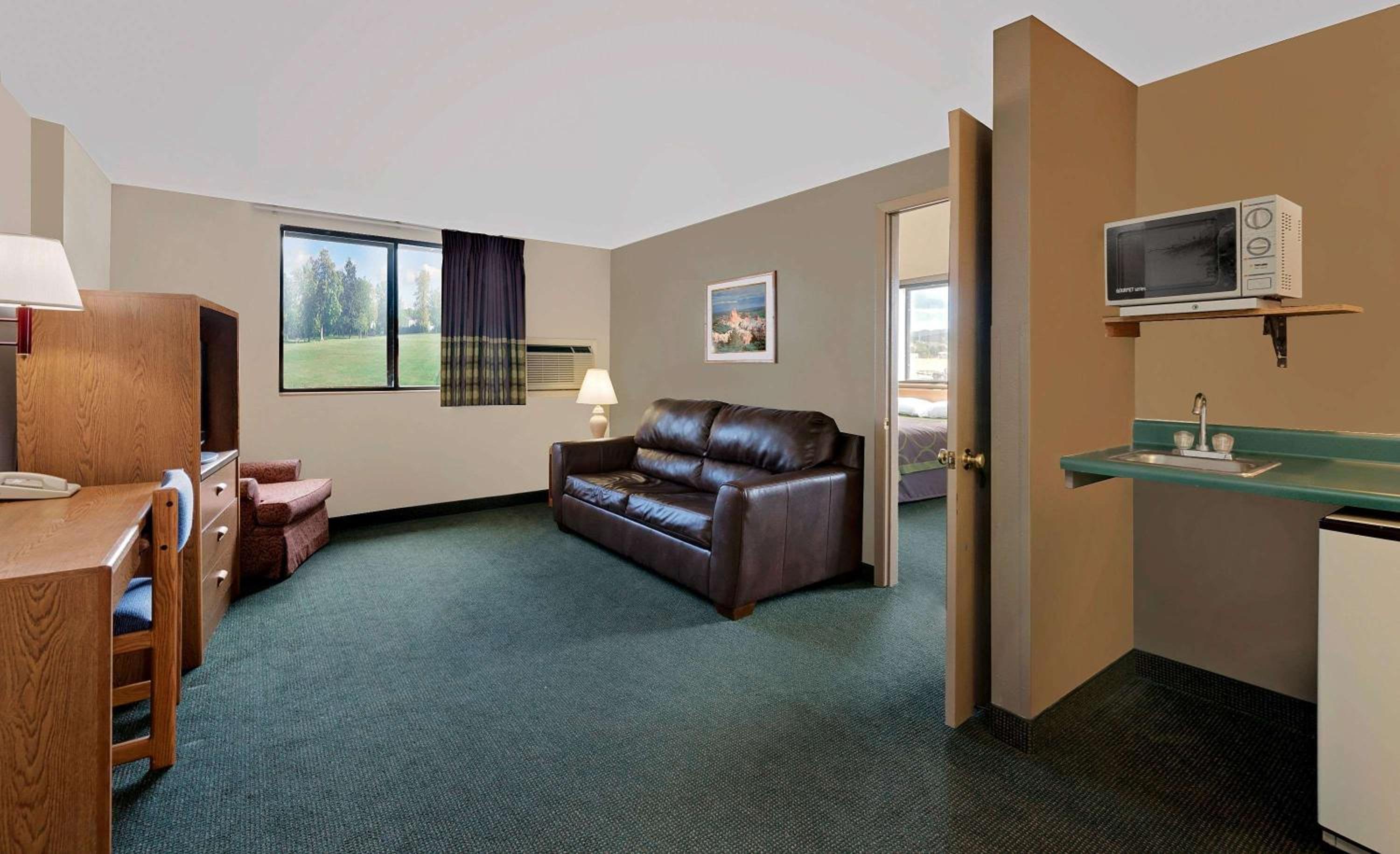 One-Bedroom Suite with Two Queen Beds - Non-Smoking photo 1