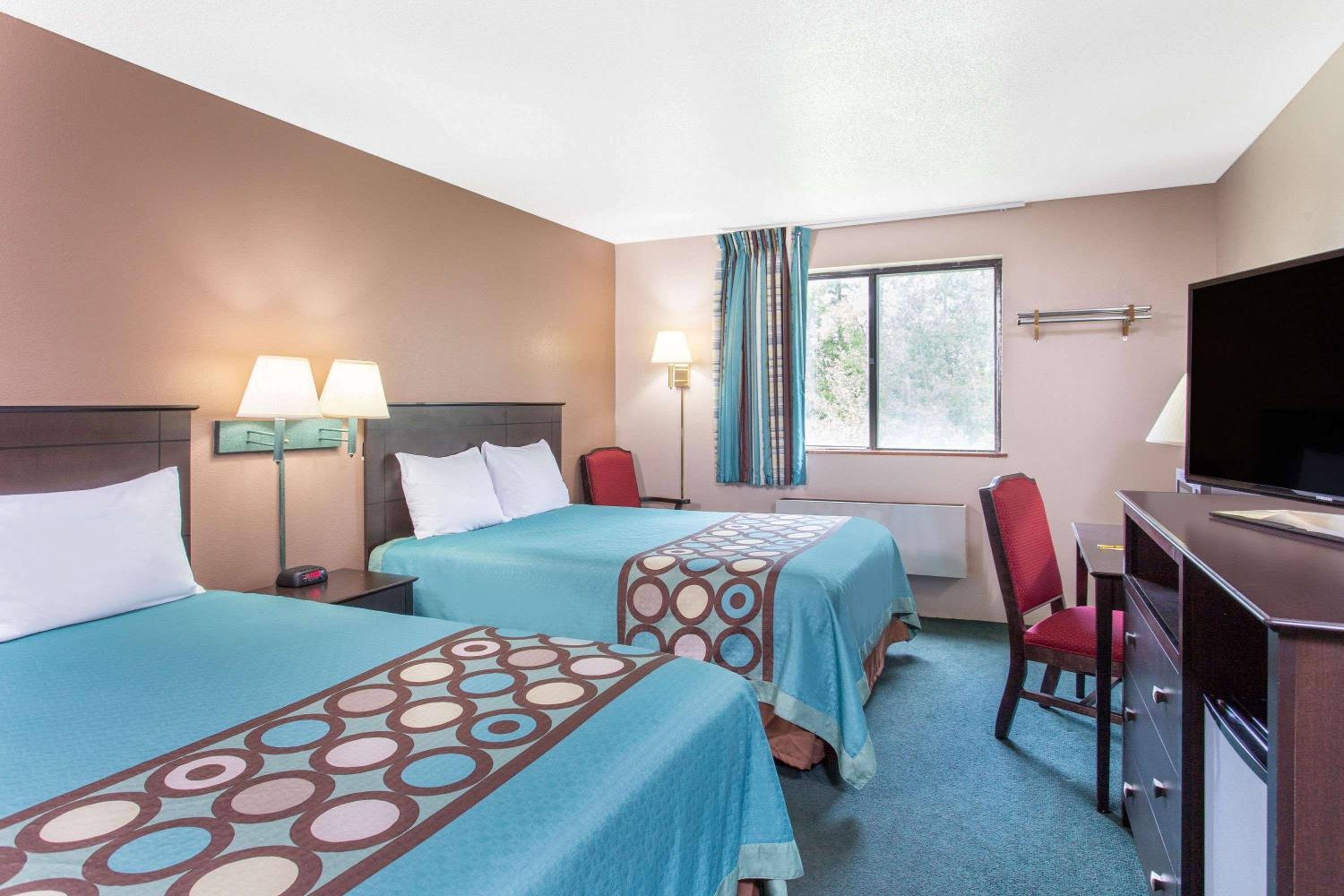Queen Room with Two Queen Beds - Non-Smoking