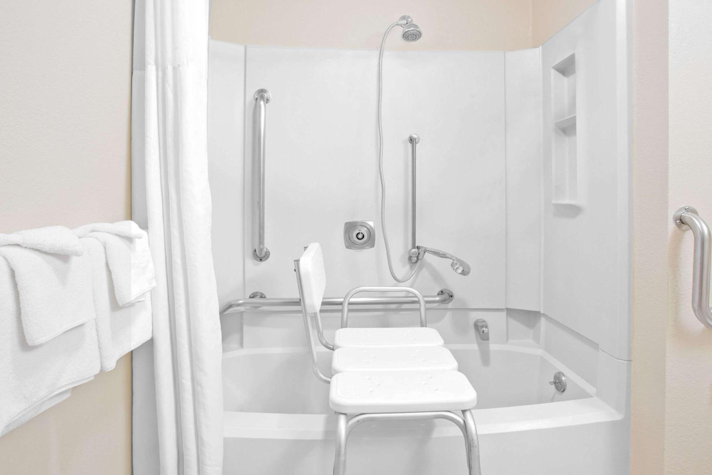 Queen Room - Disability Access/Non-Smoking - Photo 2