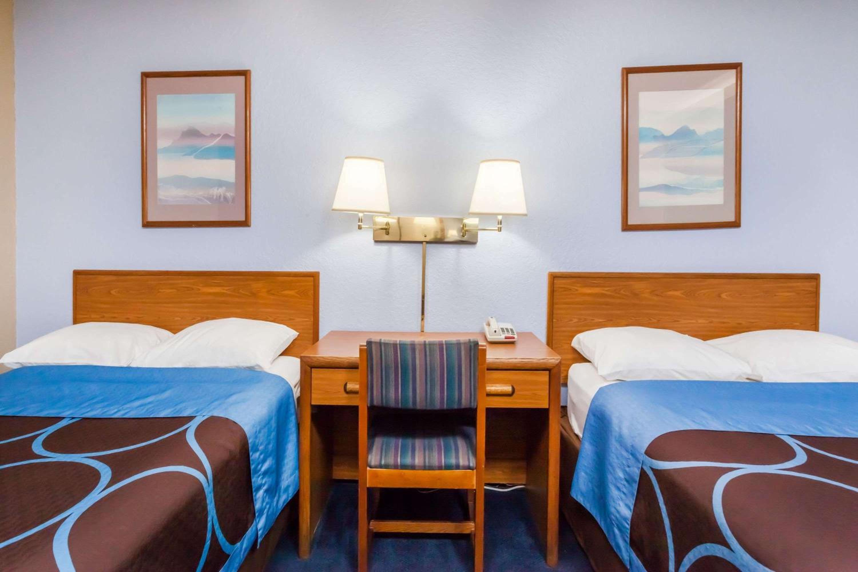 Deluxe Double Room with Two Double Beds - Non-Smoking - Photo 1