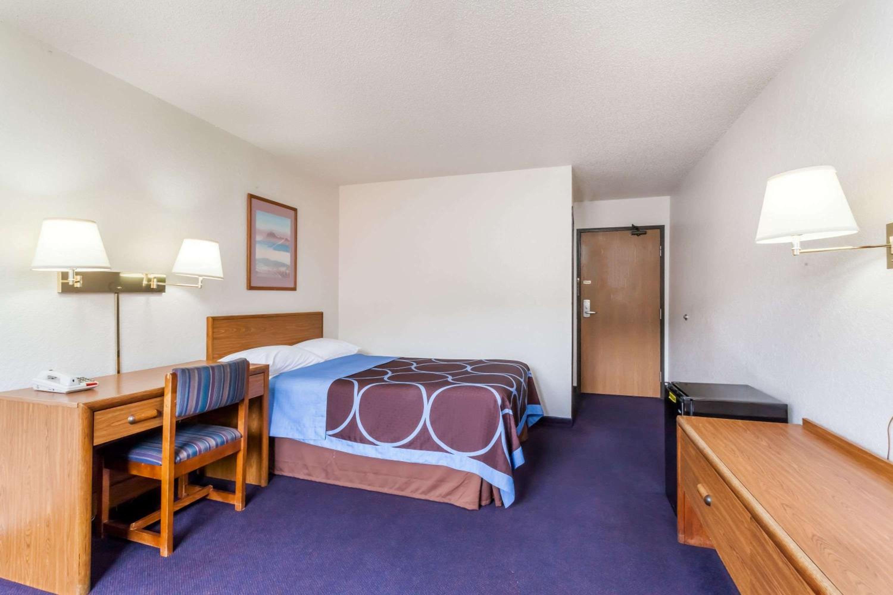 Standard Double Room - Non-Smoking - Photo 1