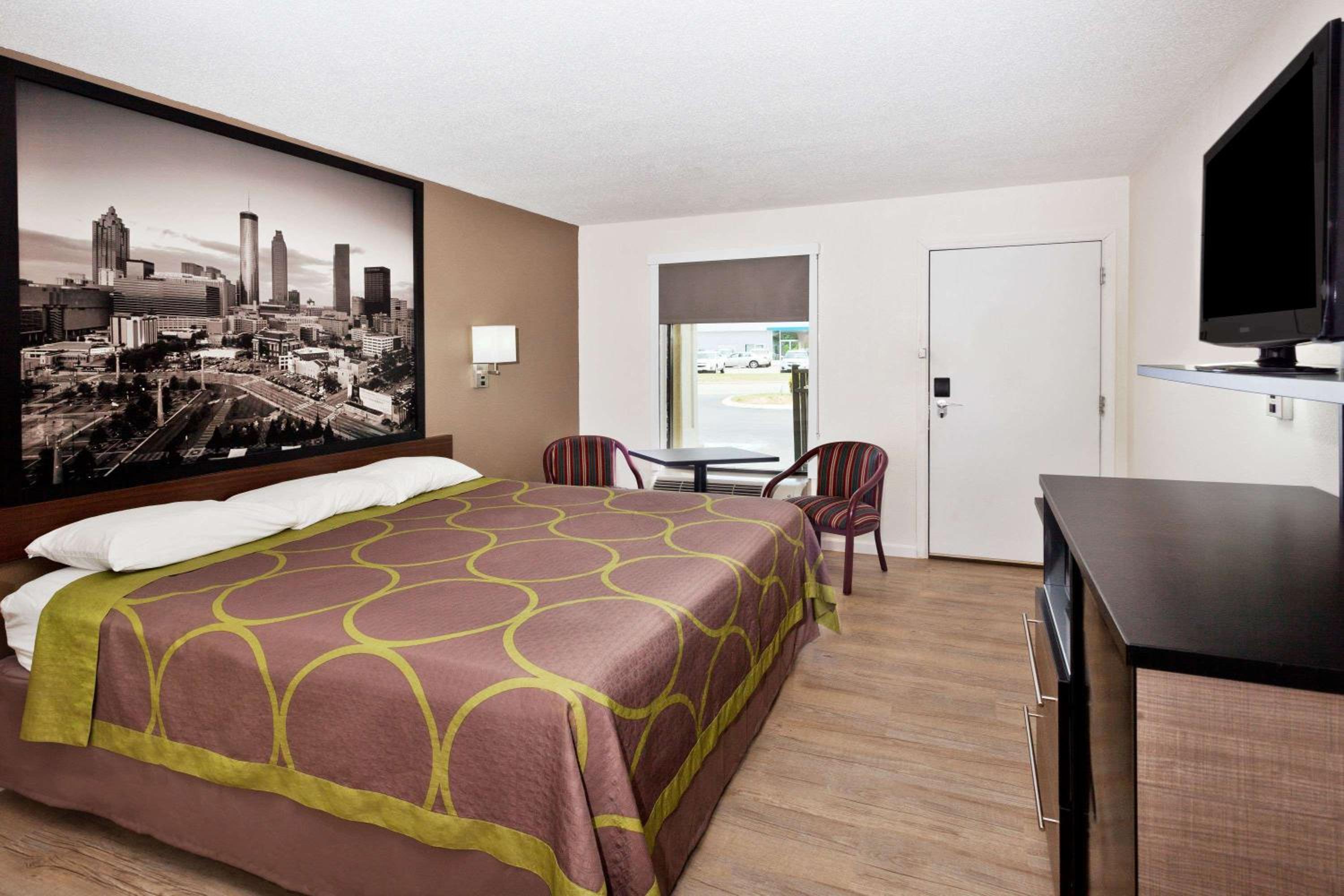 King Room - Non-Smoking - Photo 3