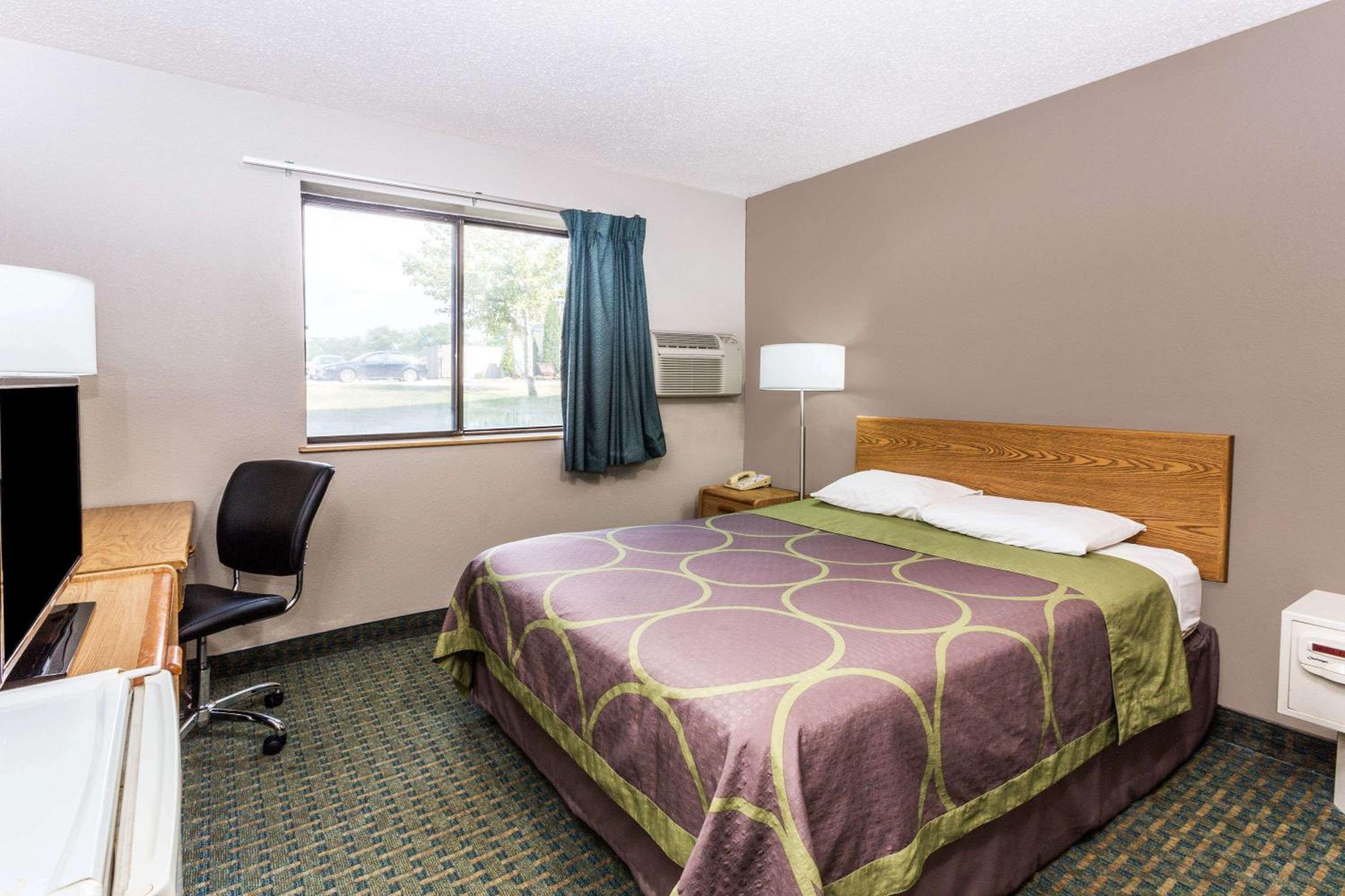 Queen Room - Disability Access/Non-Smoking - Photo 5