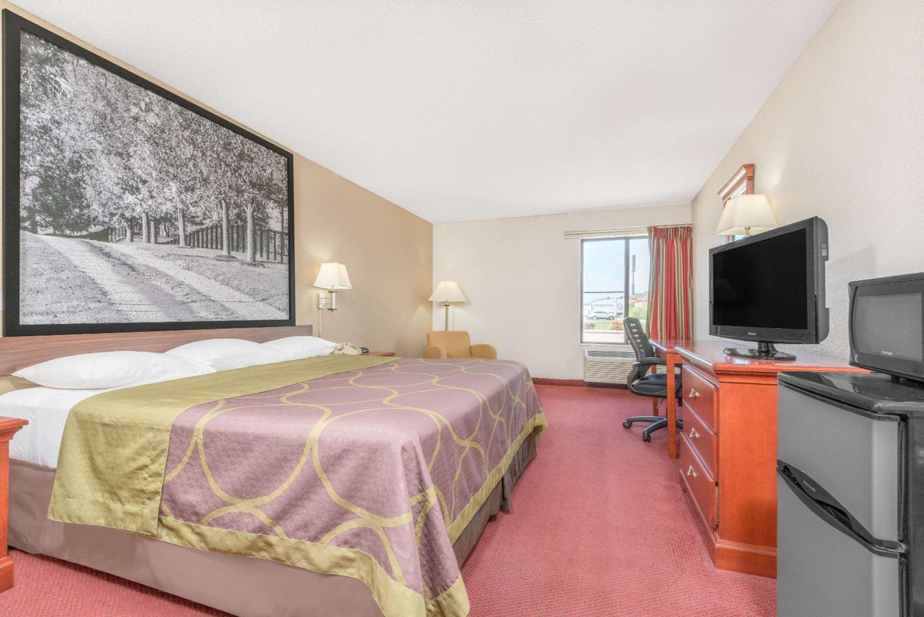 King Room - Non-Smoking photo 3
