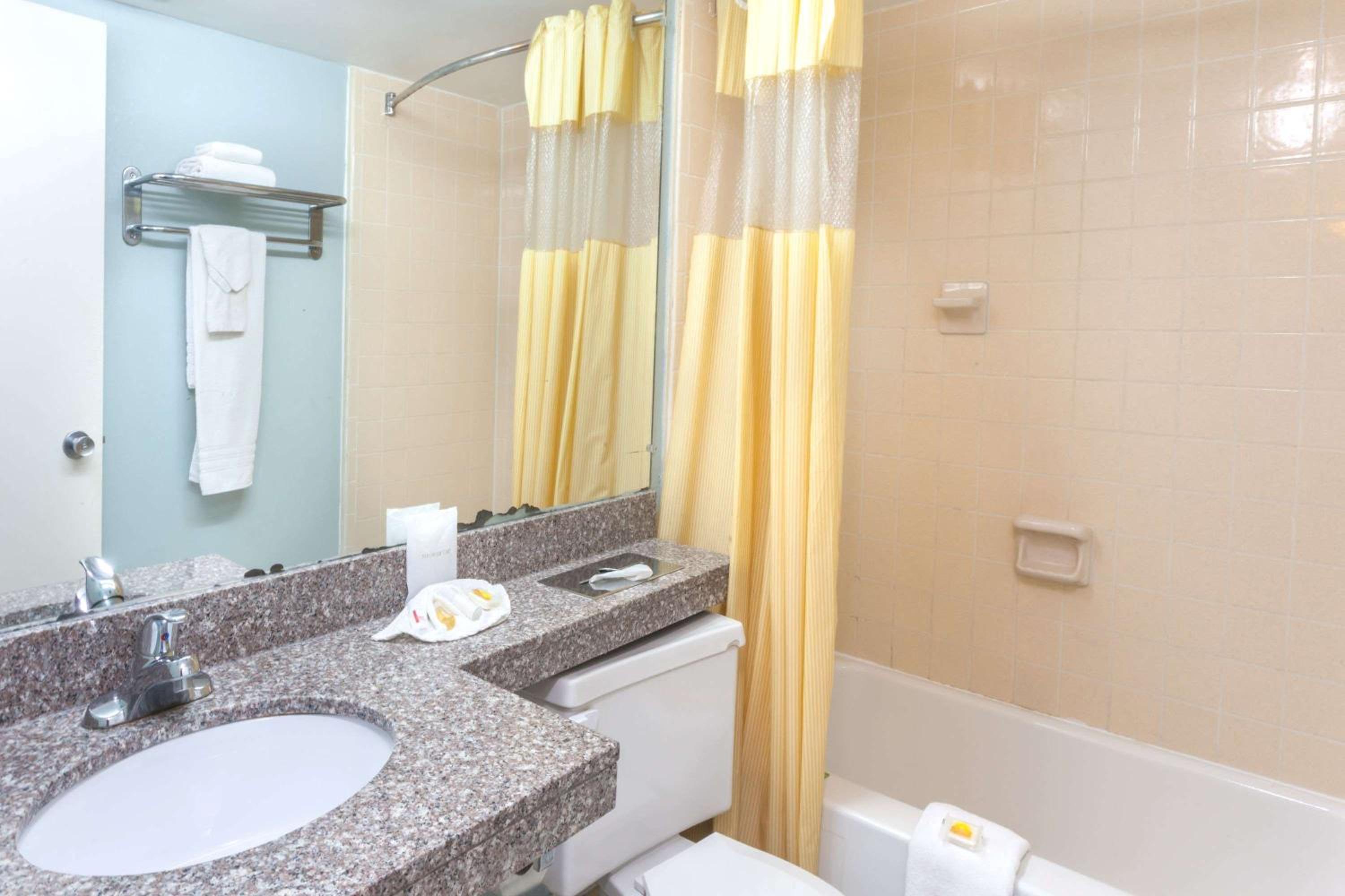 King Studio Suite - Non-Smoking photo 2