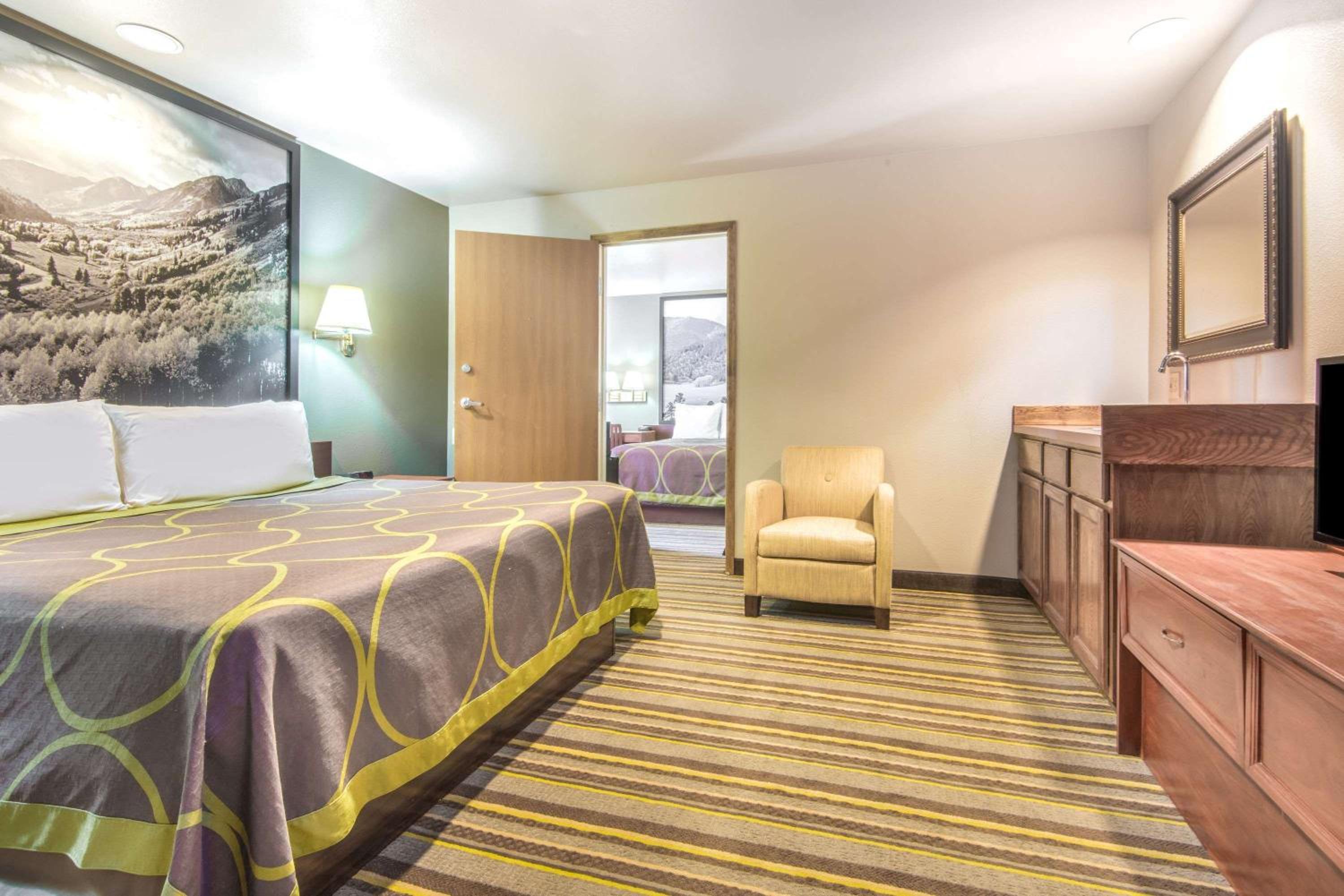 Two-Bedroom Suite with One King Bed and Two Queen Beds  - Non-Smoking - Photo 1