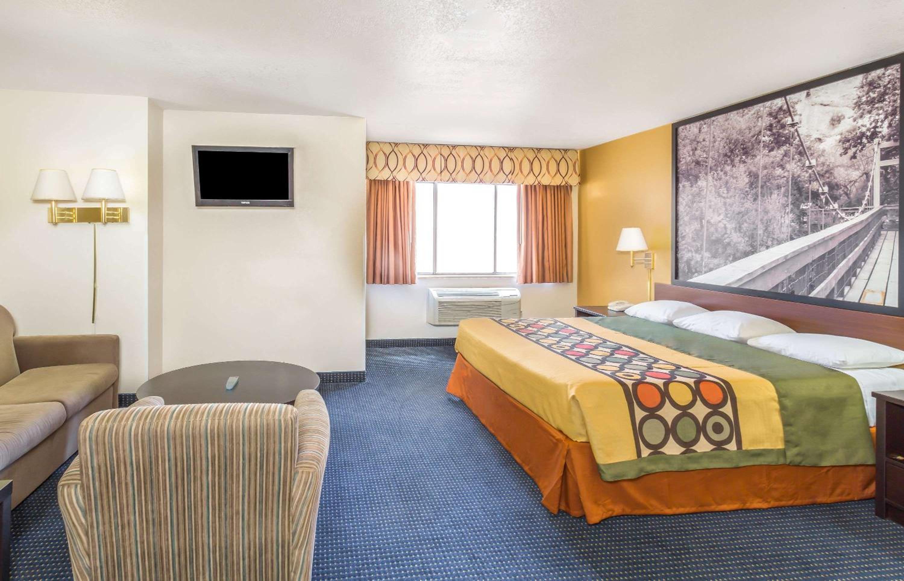 King Studio Suite - Non-Smoking - Photo 1