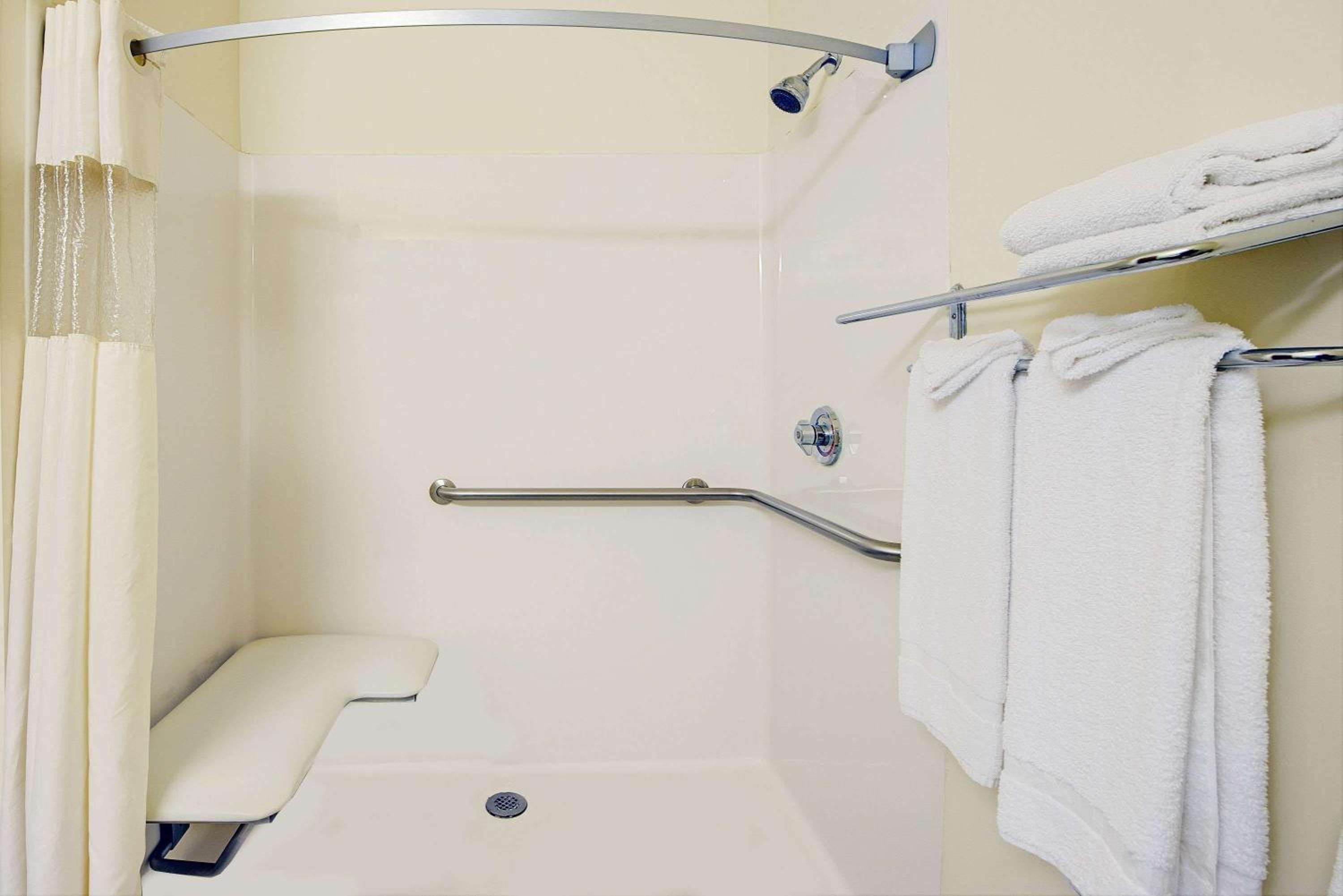 Queen Room - Disability Access/Non-Smoking - Photo 1