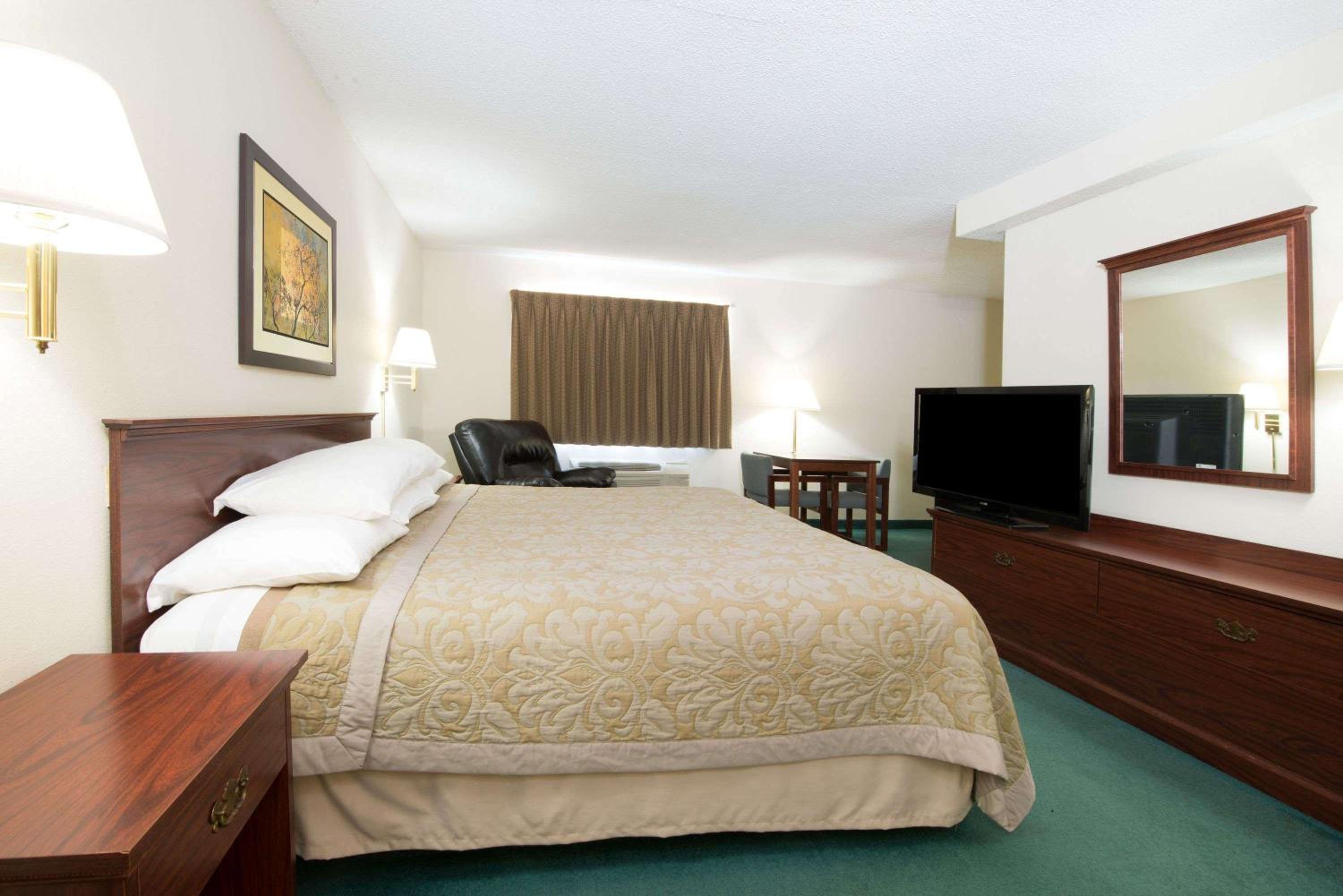 King Suite - Photo 1