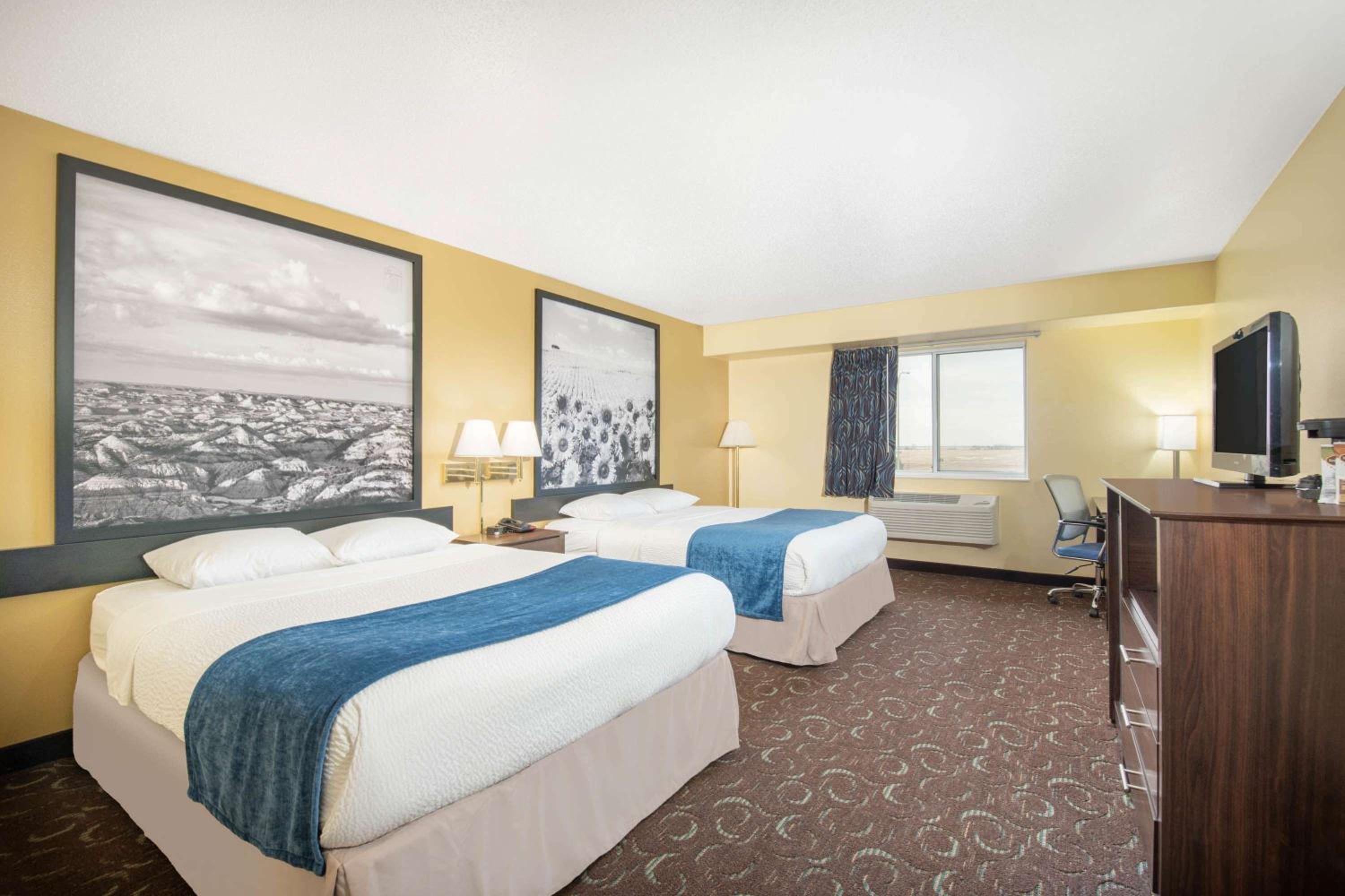 Double Room with Two Double Beds - Non-Smoking photo 2
