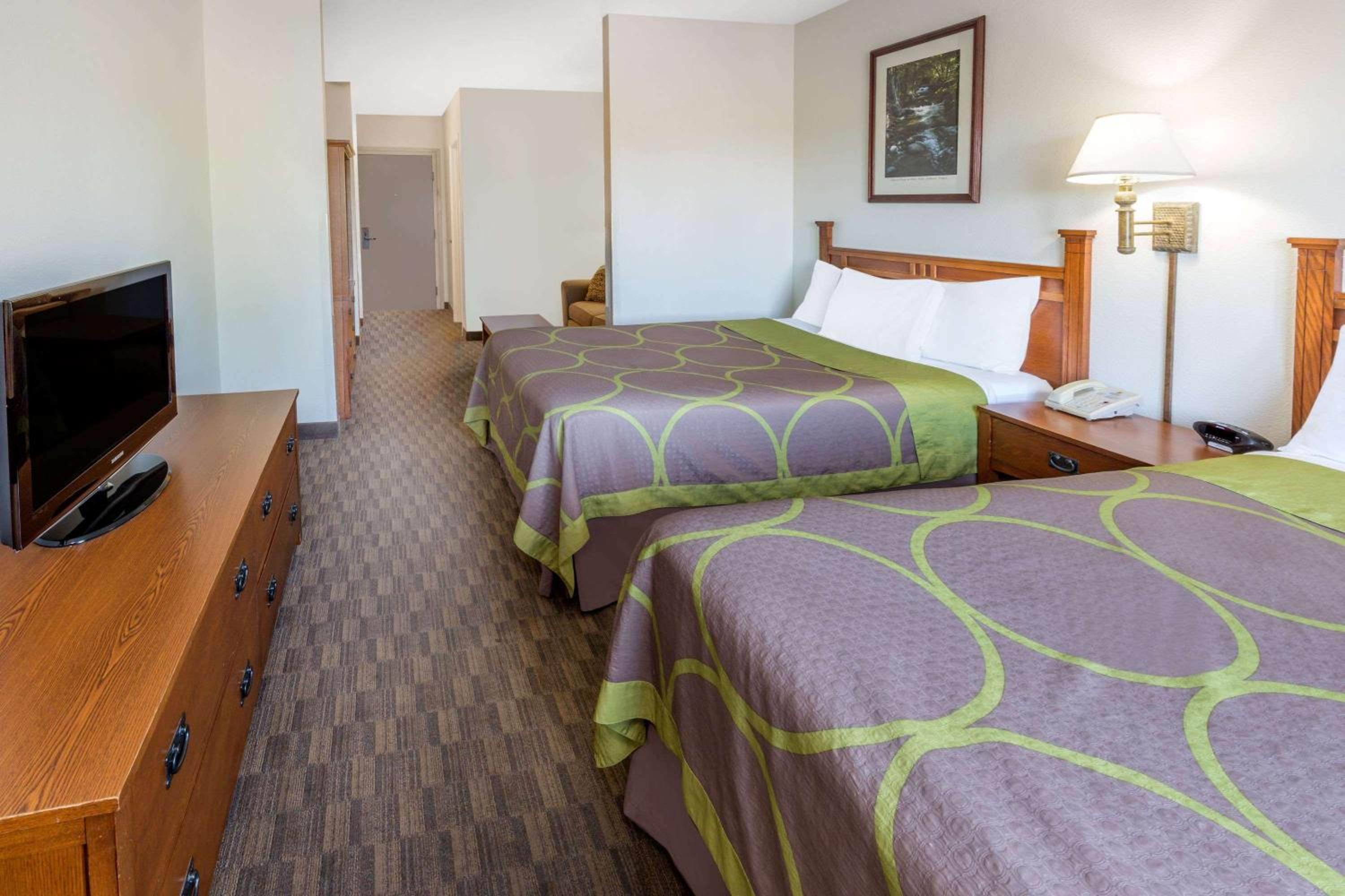 Studio Suite with Two Queen Beds - Non-Smoking - Photo 1