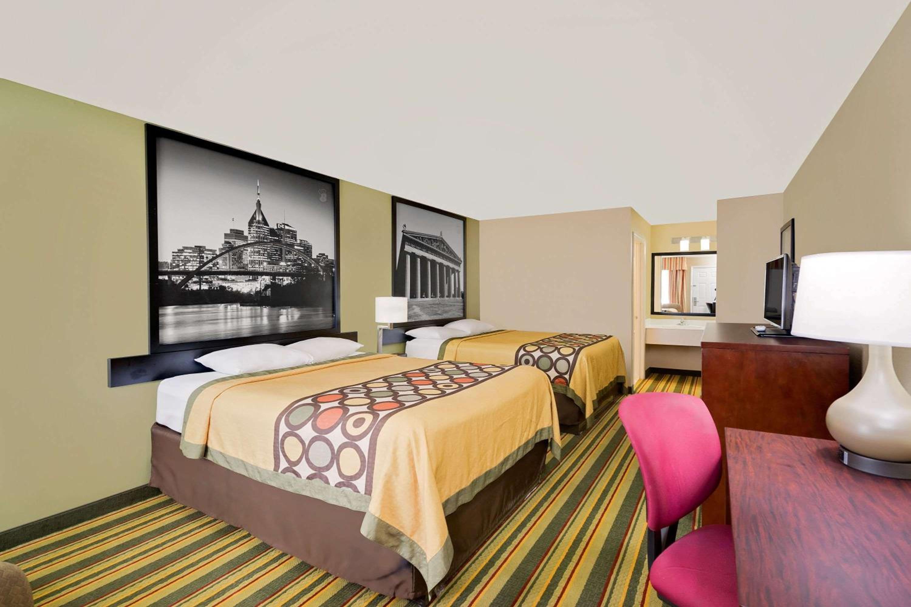 Queen Room with Two Queen Beds - Non-Smoking - Photo 1