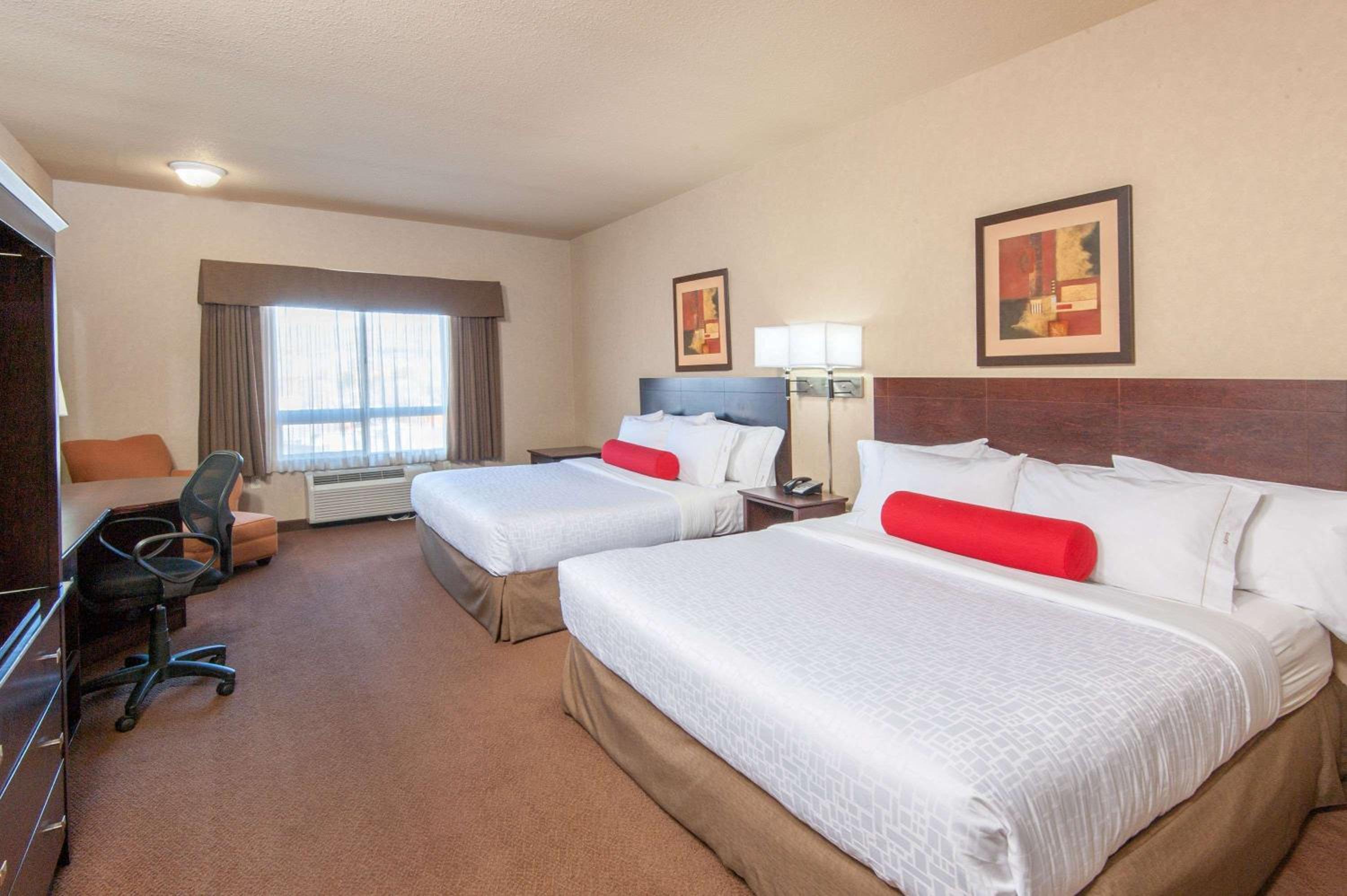 King Room with Two King Beds - Non-Smoking - Photo 1