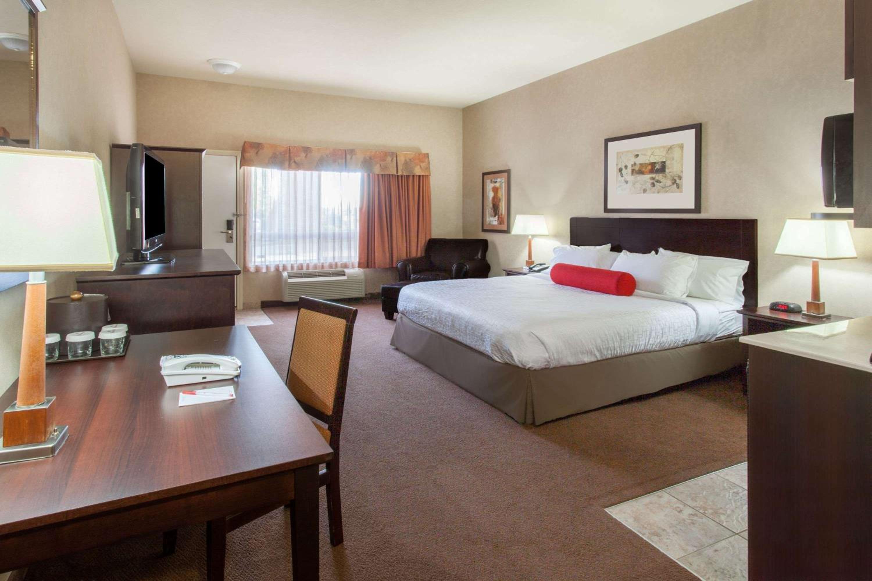 King Room - Disability Access - Non-Smoking - Photo 1