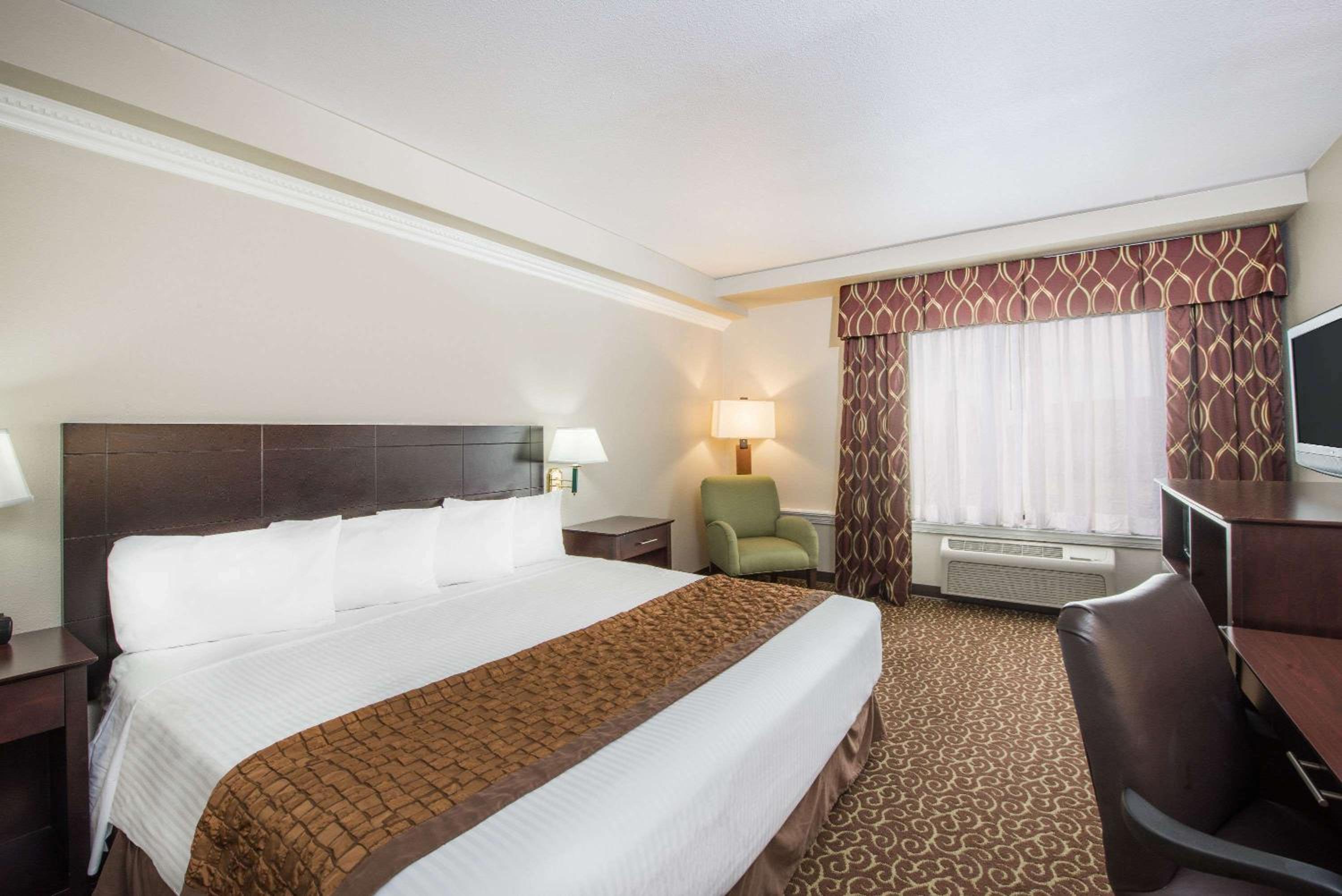 King Room- Non-Smoking - Photo 1