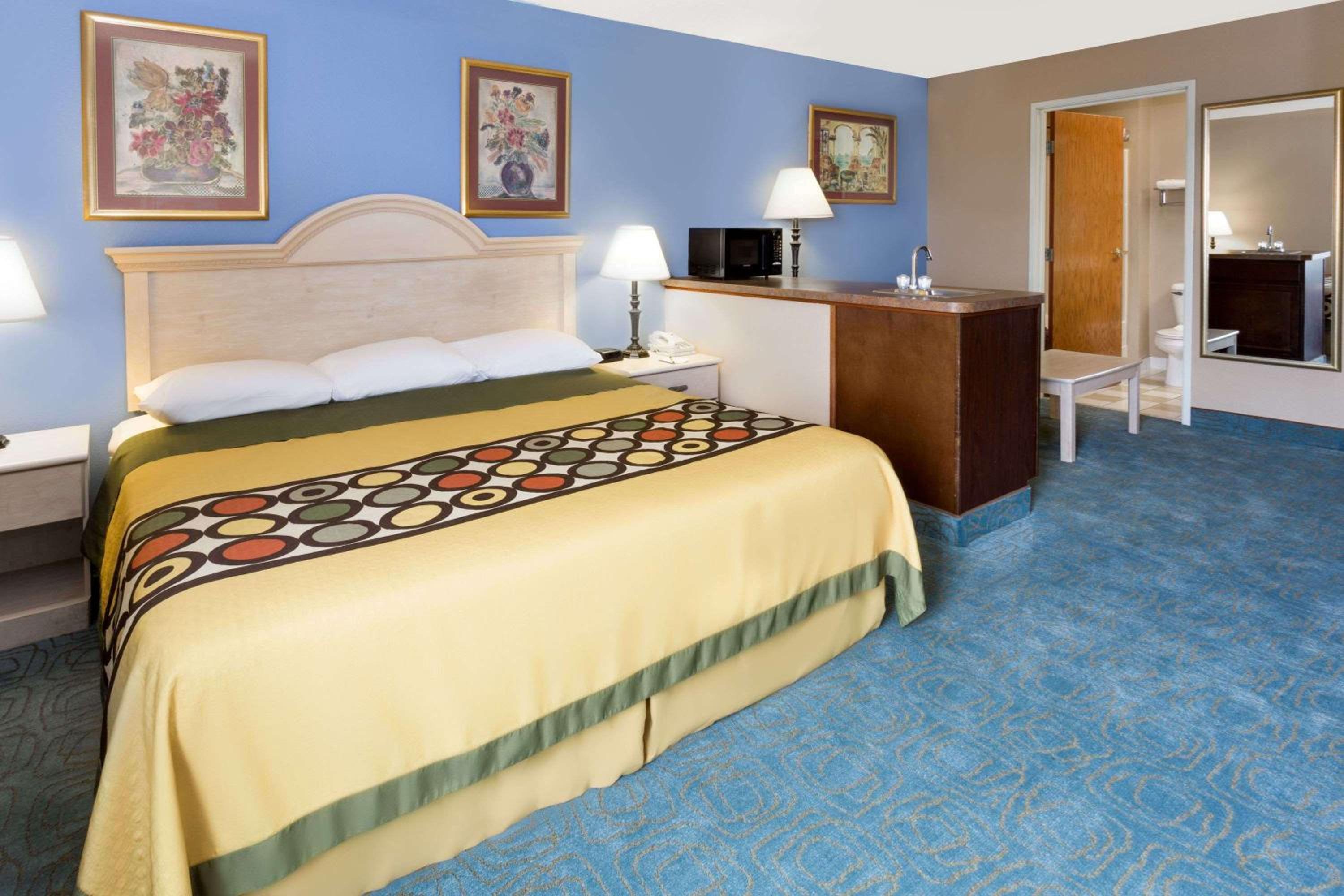 King Studio Suite - Non-Smoking - Photo 1