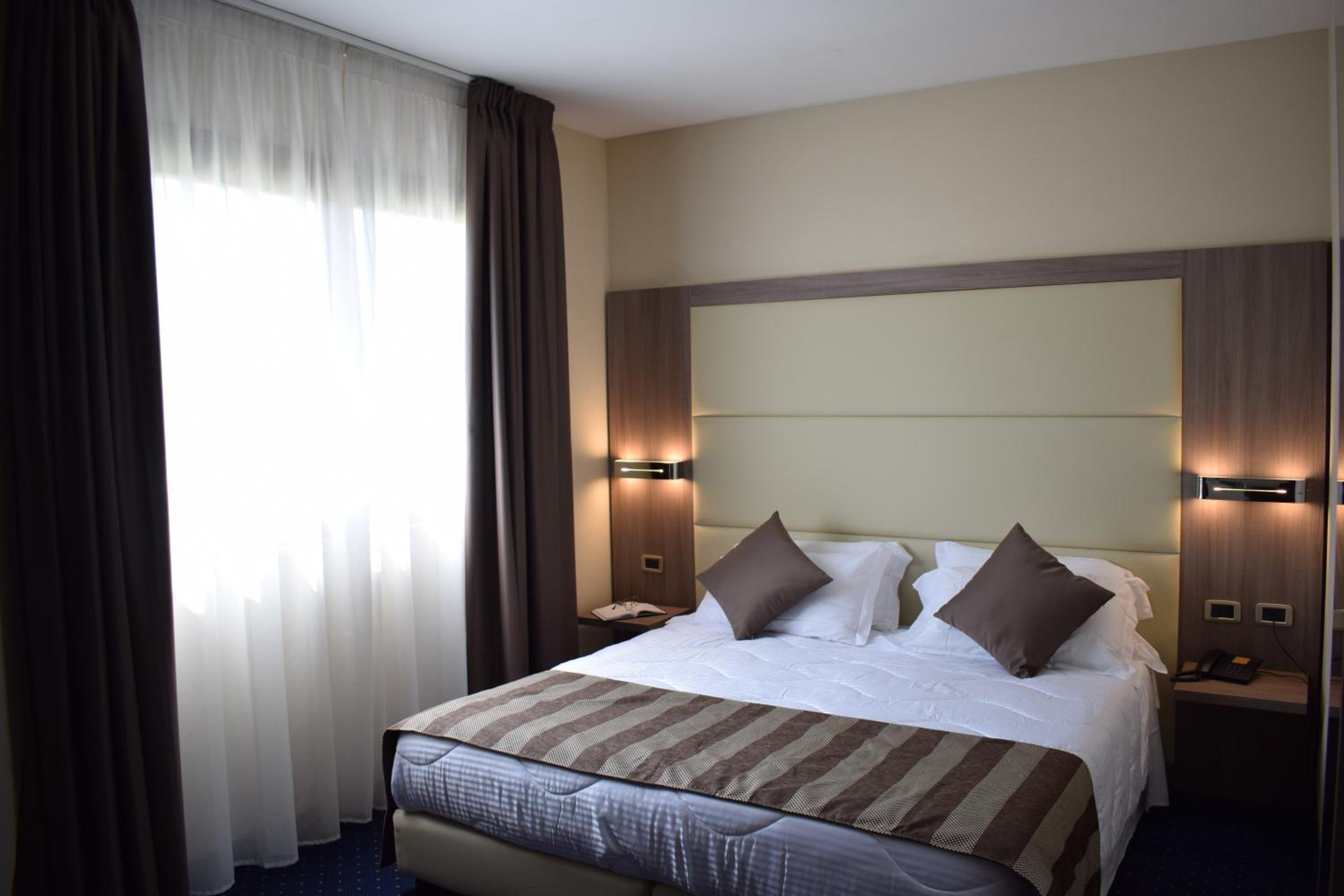 Double or Twin Room photo 1