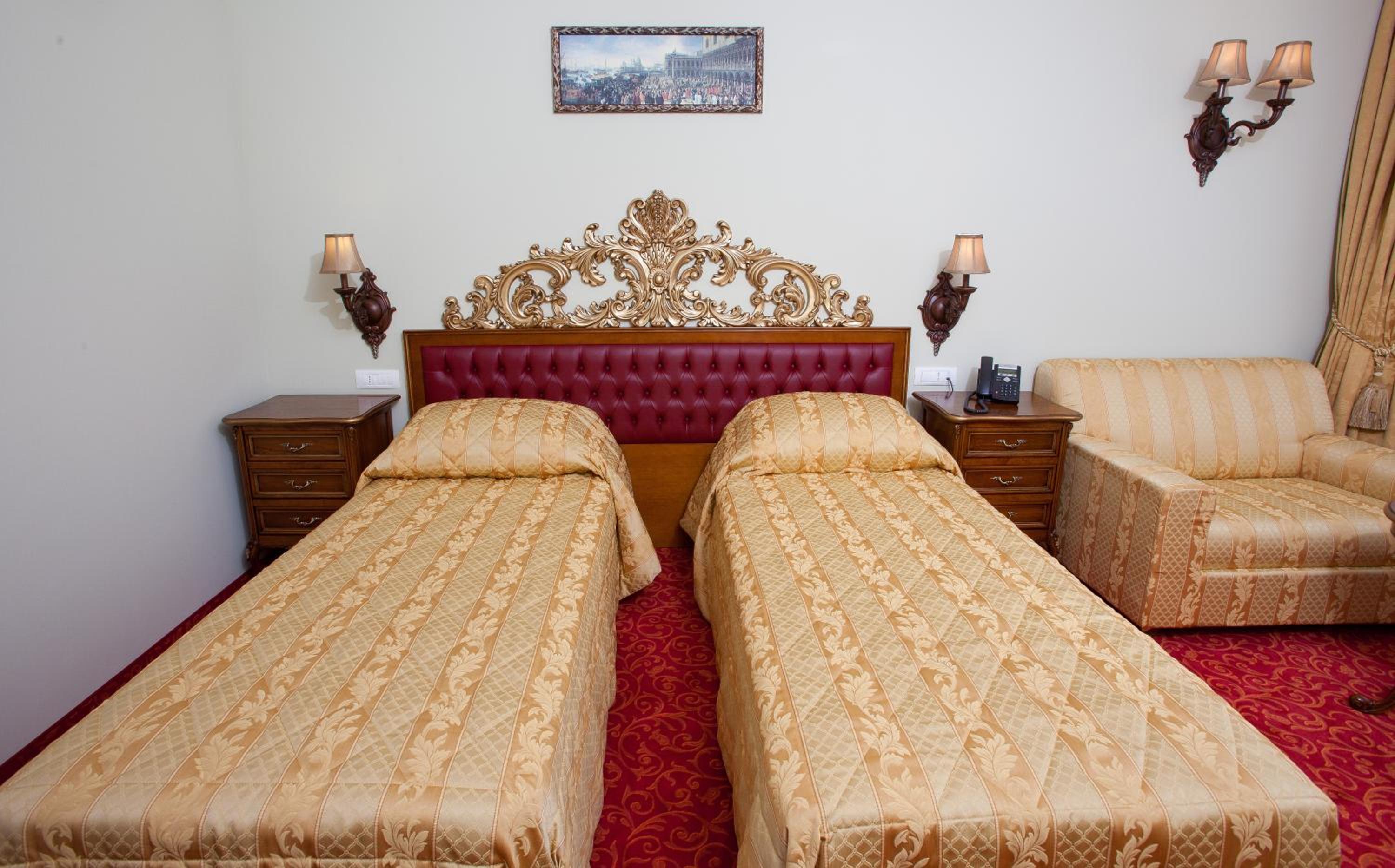 Standard Twin Room - Photo 6