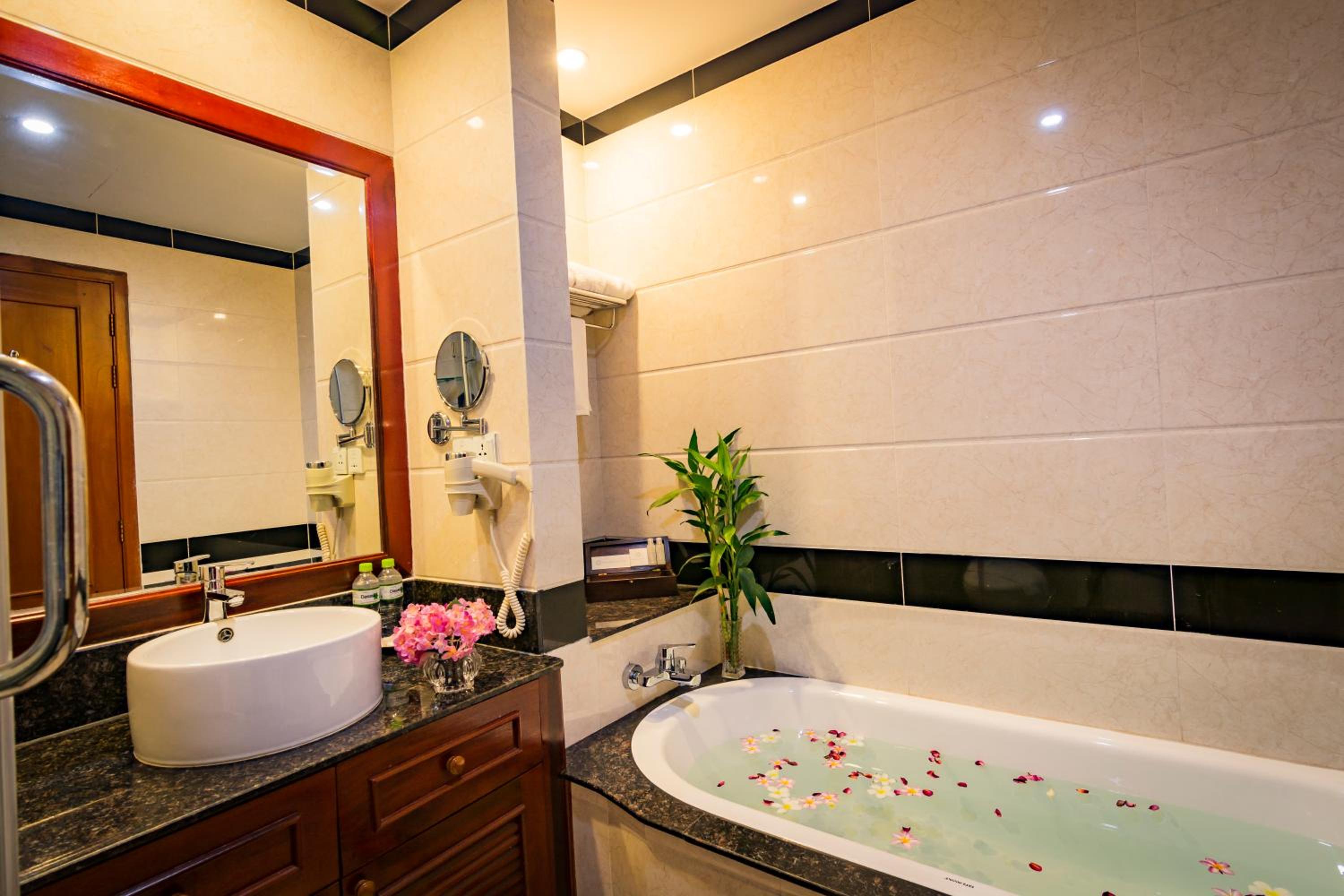 Twin Junior Suite photo 3