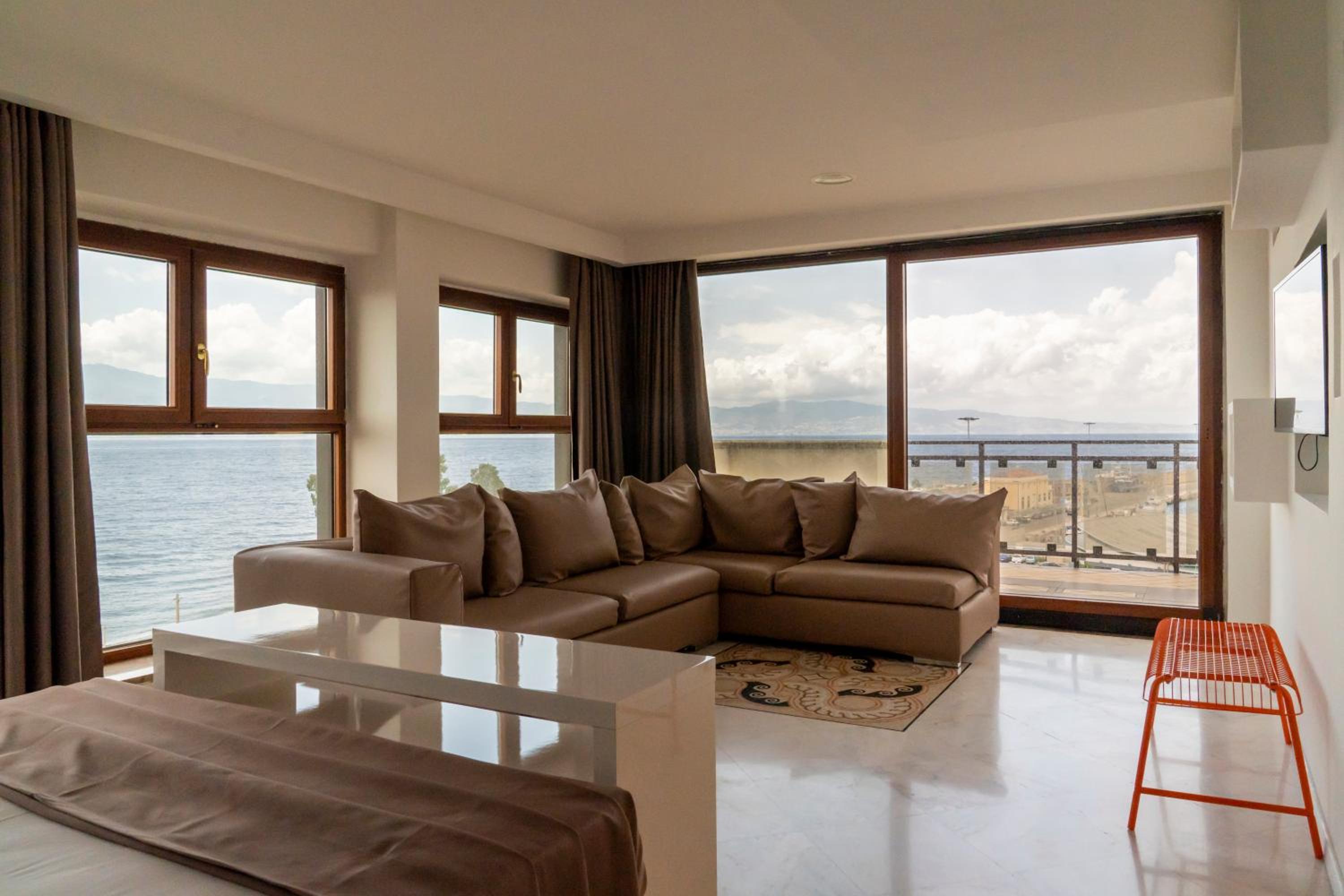 Suite with Sea View - Photo 16