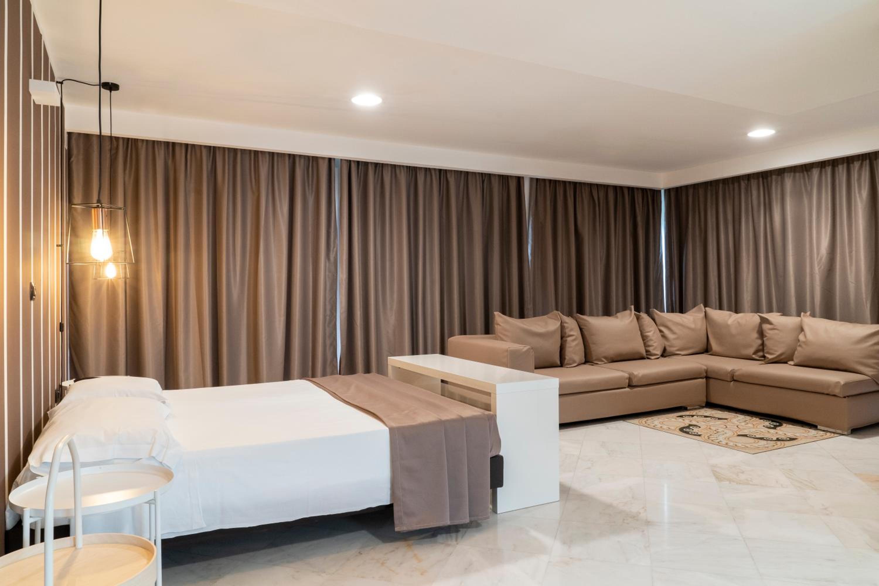 Suite with Sea View - Photo 19