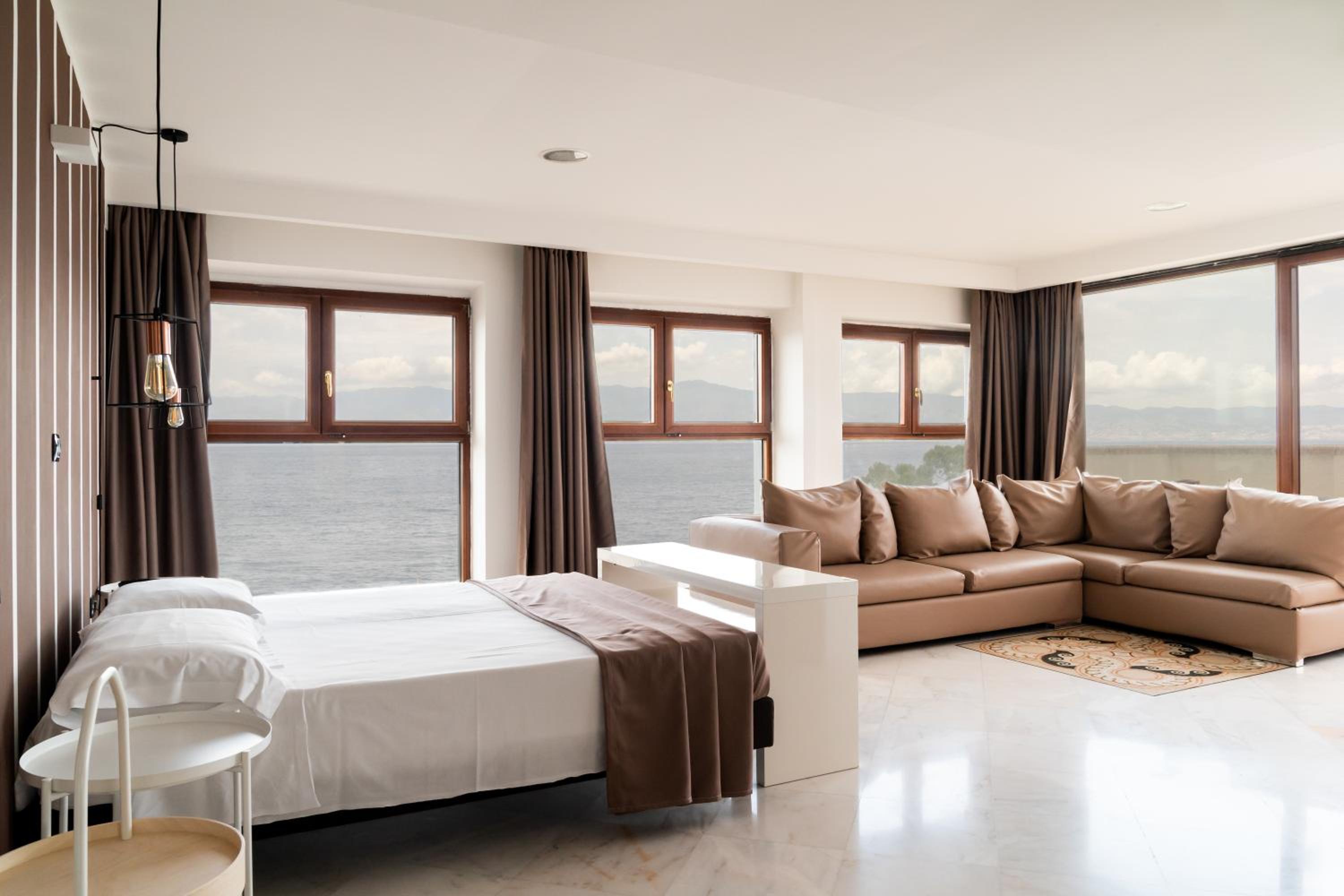 Suite with Sea View - Photo 7