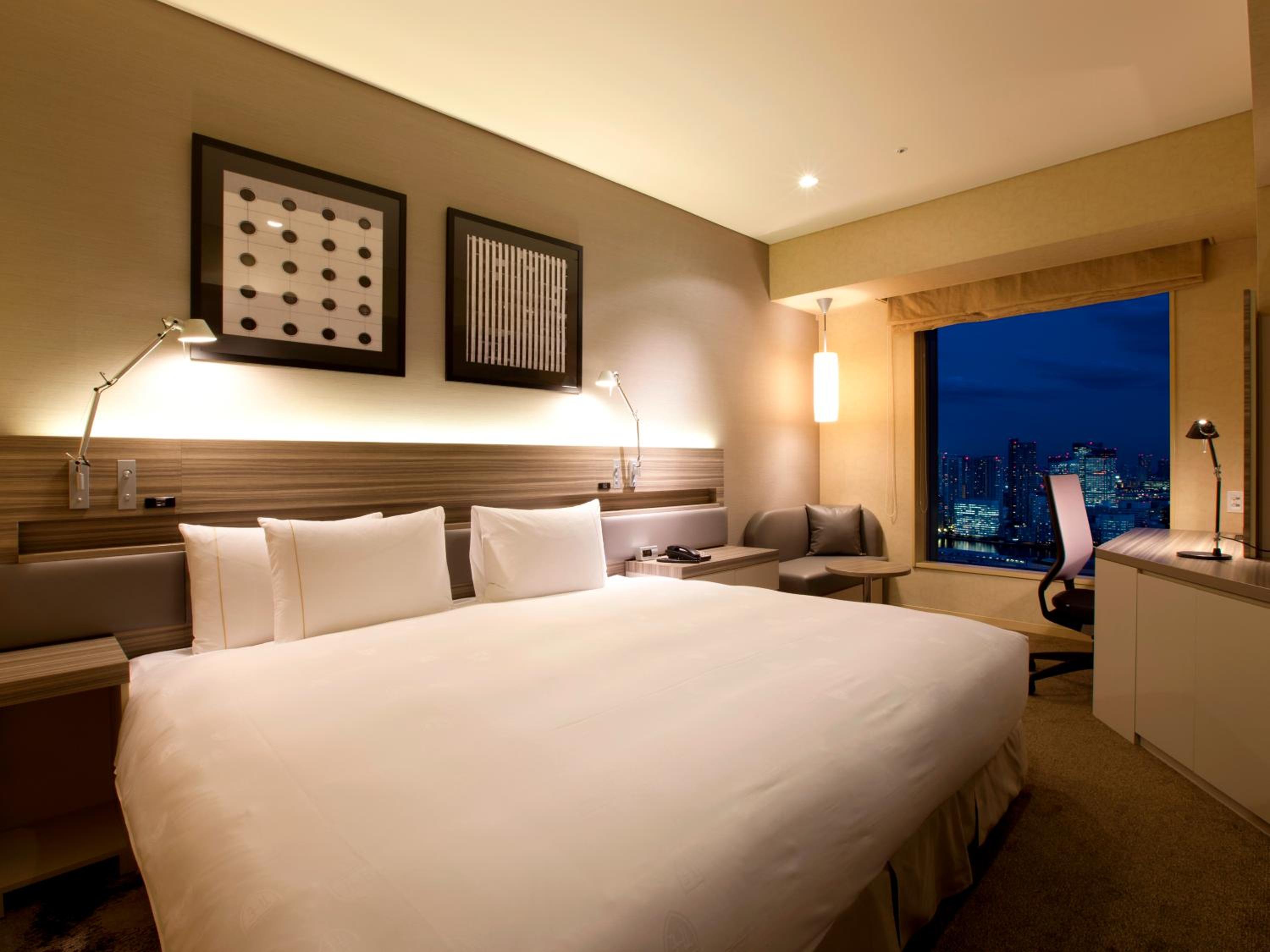 Standard King Room photo 1