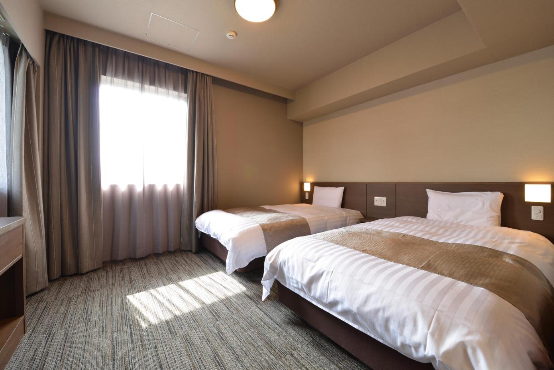 Standard Twin Room with Shower - Non Smoking - No Daily Cleaning